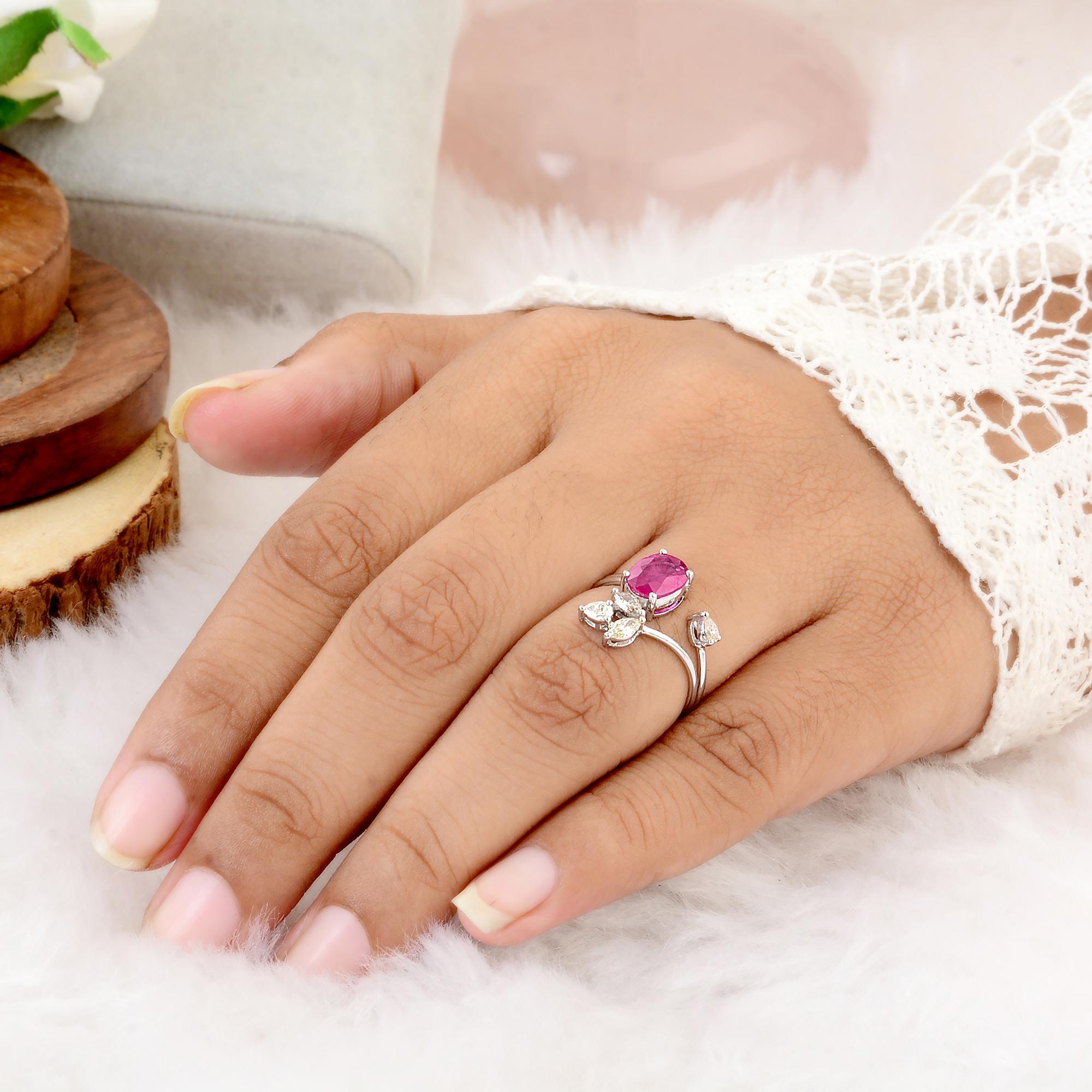 Anillo de rubí ovalado de 1,38 quilates 0,34 quilates de diamante marquesa pera Oro blanco de 10 quilates Corte oval en venta