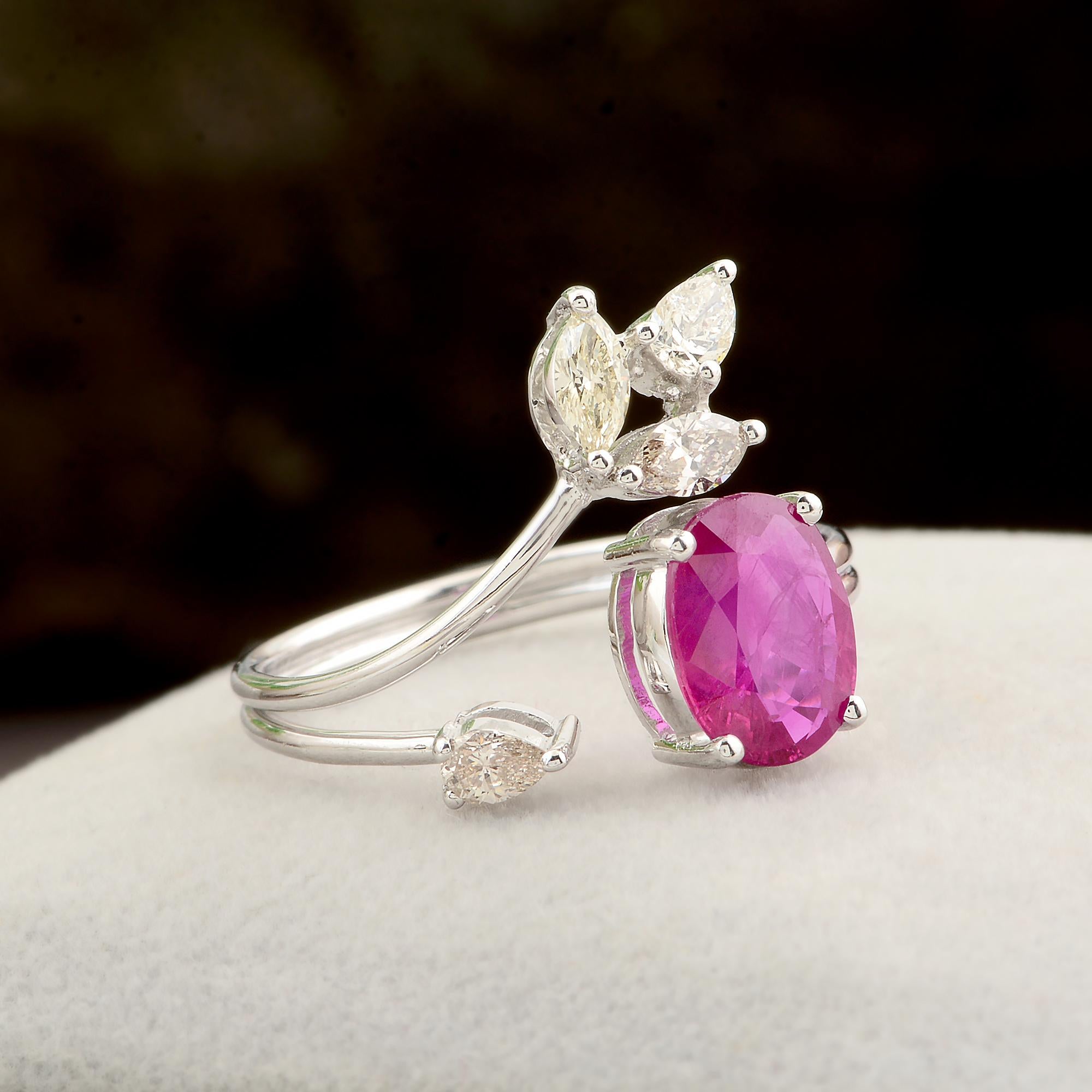 Anillo de rubí ovalado de 1,38 quilates 0,34 quilates de diamante marquesa pera Oro blanco de 10 quilates en Nuevo estado para la venta en Diera, Dubai
