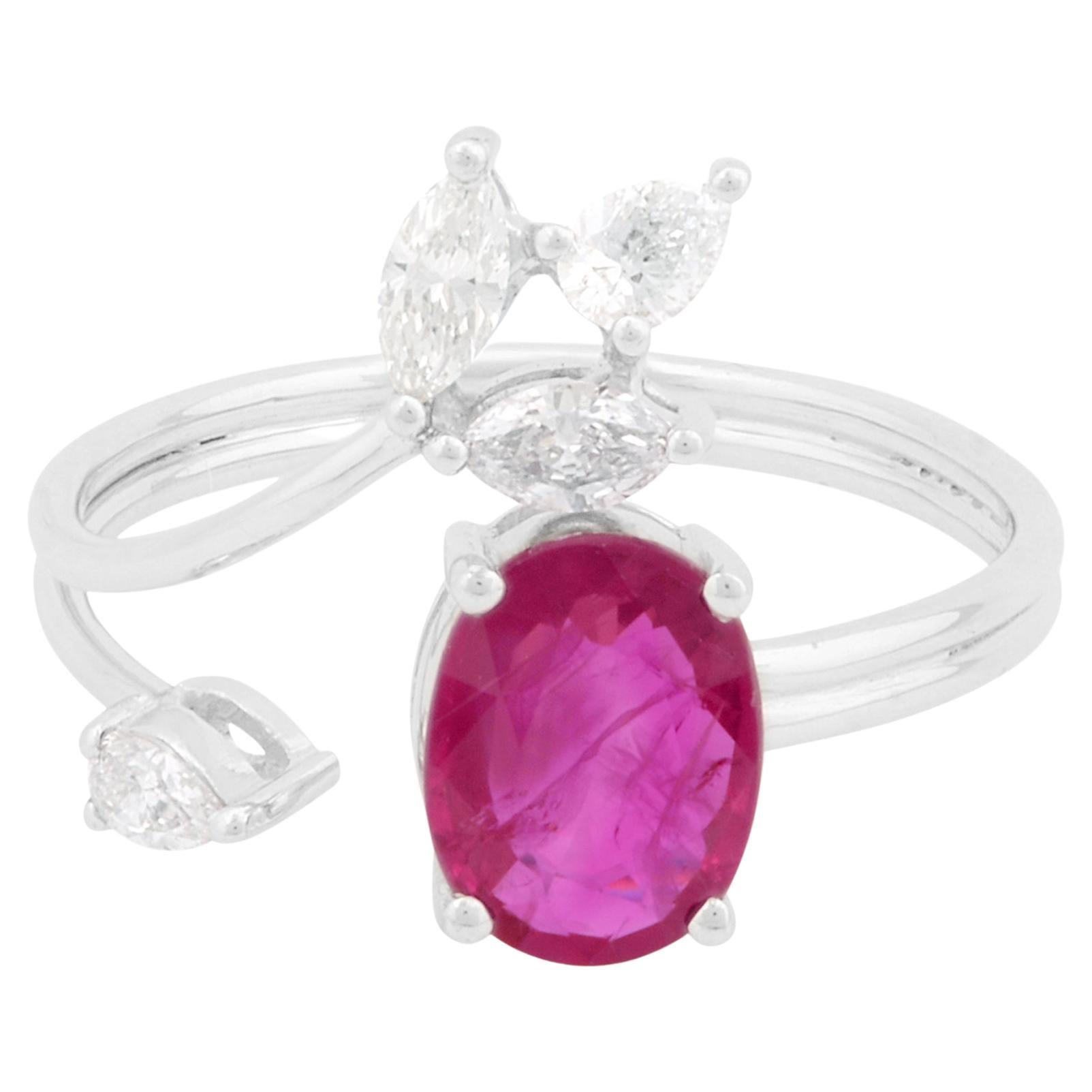 Anillo de rubí ovalado de 1,38 quilates 0,34 quilates de diamante marquesa pera Oro blanco de 10 quilates en venta