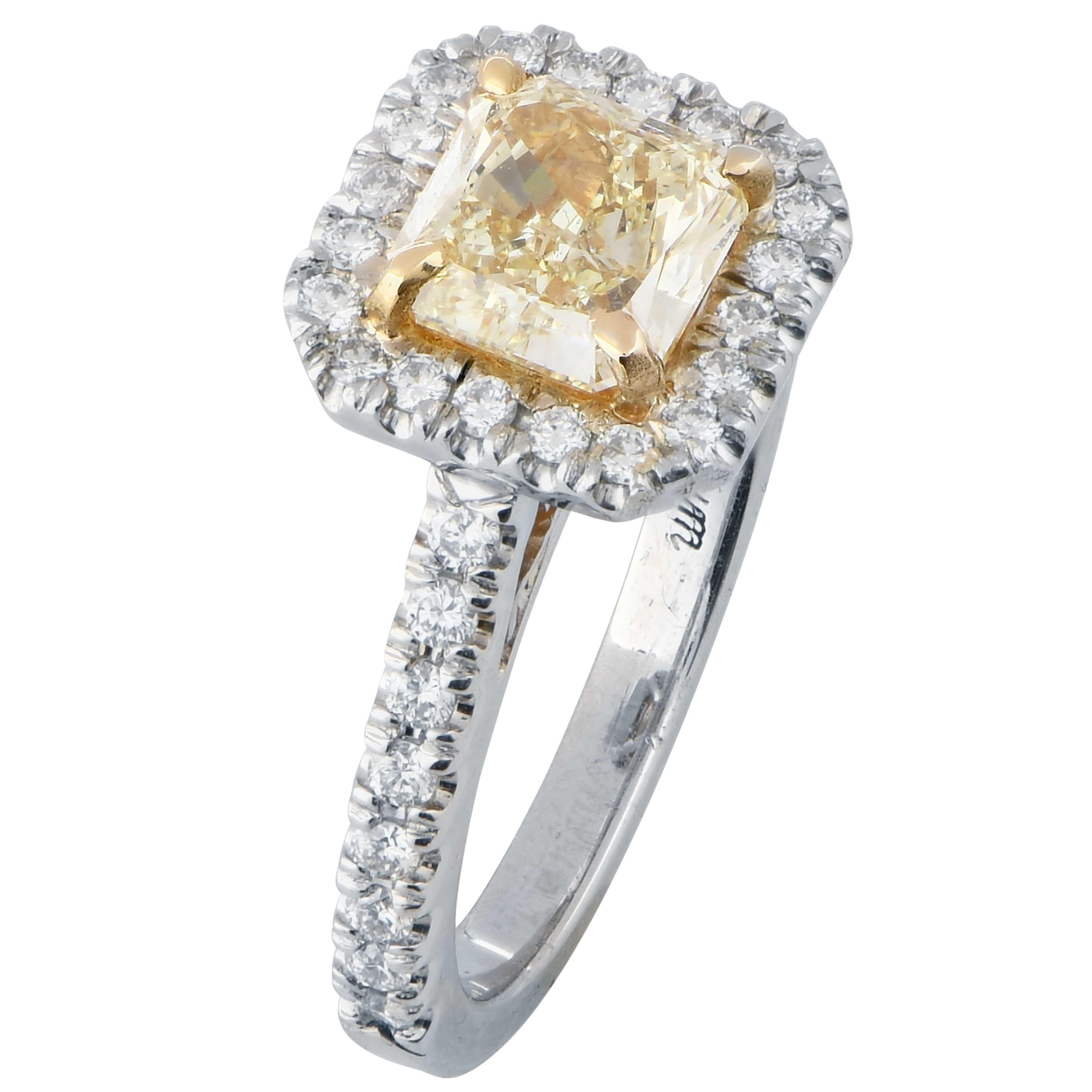 Modern 1.38 Carat Radiant Cut Yellow Diamond in Platinum Engagement Ring