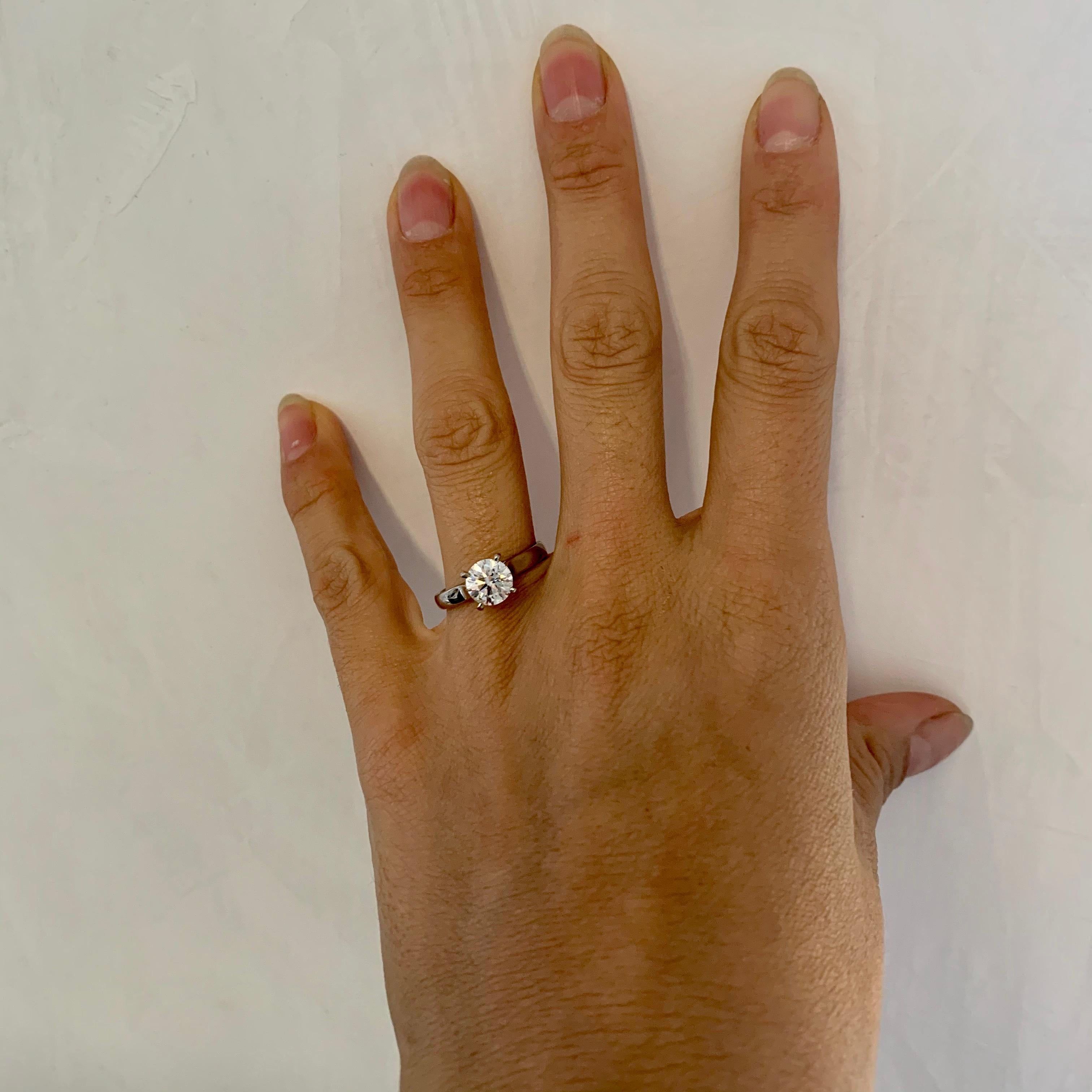 Artisan 1.38 Carat Round Diamond Set in 18Kt White Gold Solitaire Unisex Engagement Ring