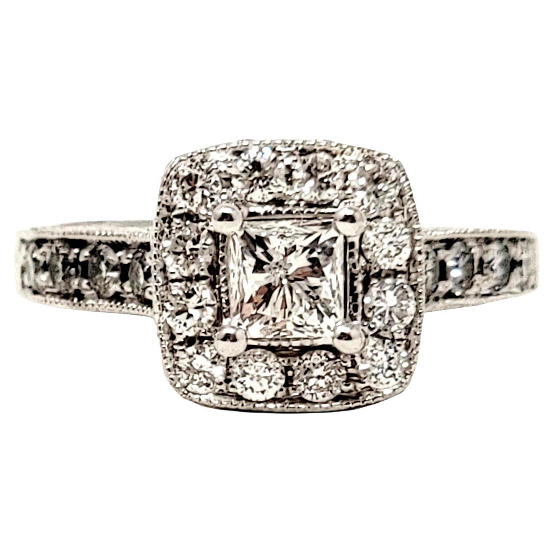 Bague de fiançailles halo en or blanc 14 carats avec diamants taille princesse de 1,38 carat au total