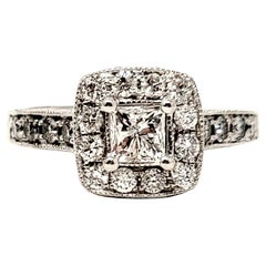 Bague de fiançailles halo en or blanc 14 carats avec diamants taille princesse de 1,38 carat au total