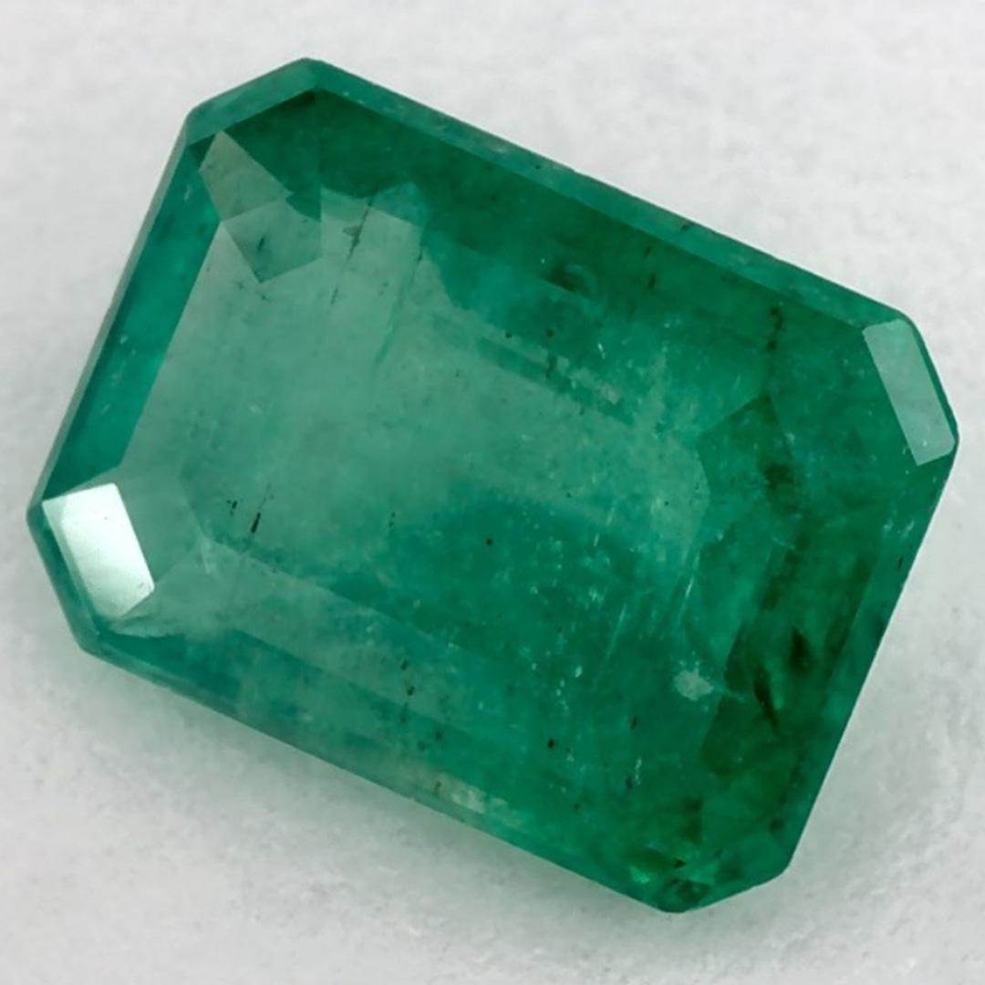 Con un vibrante tono verde, la piedra de nacimiento de mayo es un símbolo del renovado crecimiento primaveral. 

Explora la vibrante colección de esmeraldas, rubíes y zafiros de nuestra tienda, disponibles como gemas sueltas y combinadas con nuestra