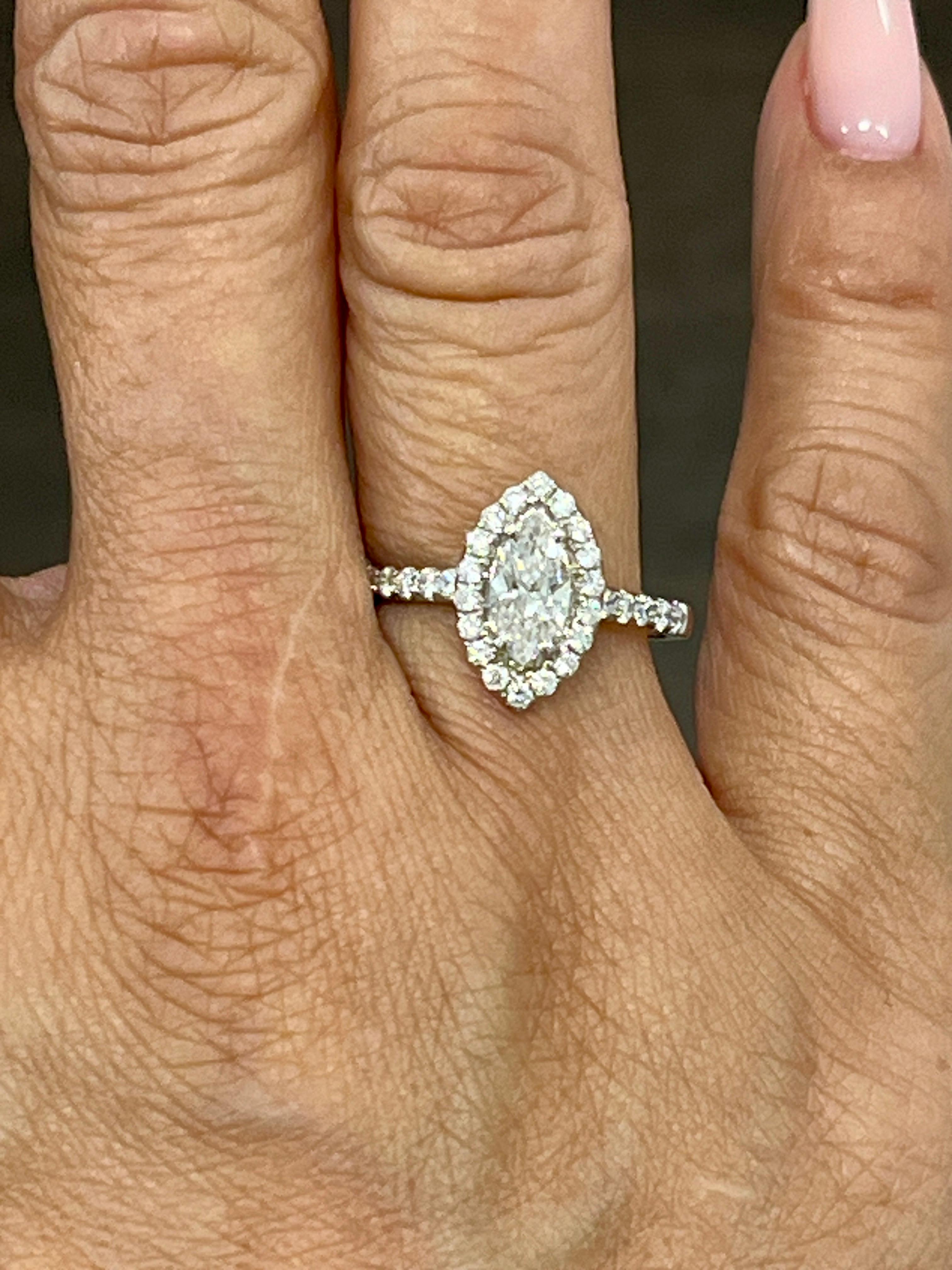 Marquise Cut 1.38 ct Marquise Diamond Ring For Sale
