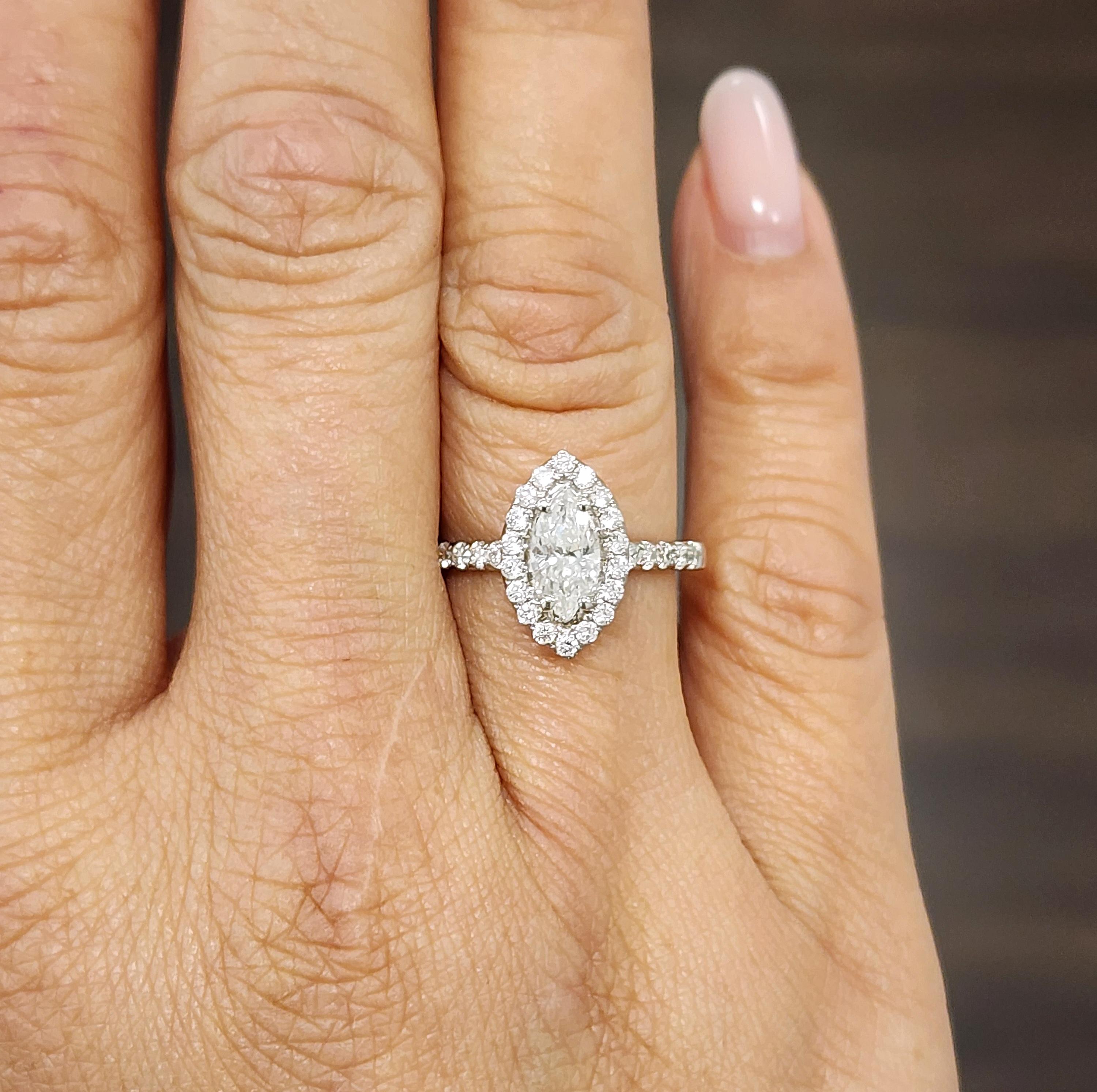 Marquise Cut 1.38 ct Marquise Diamond Ring For Sale