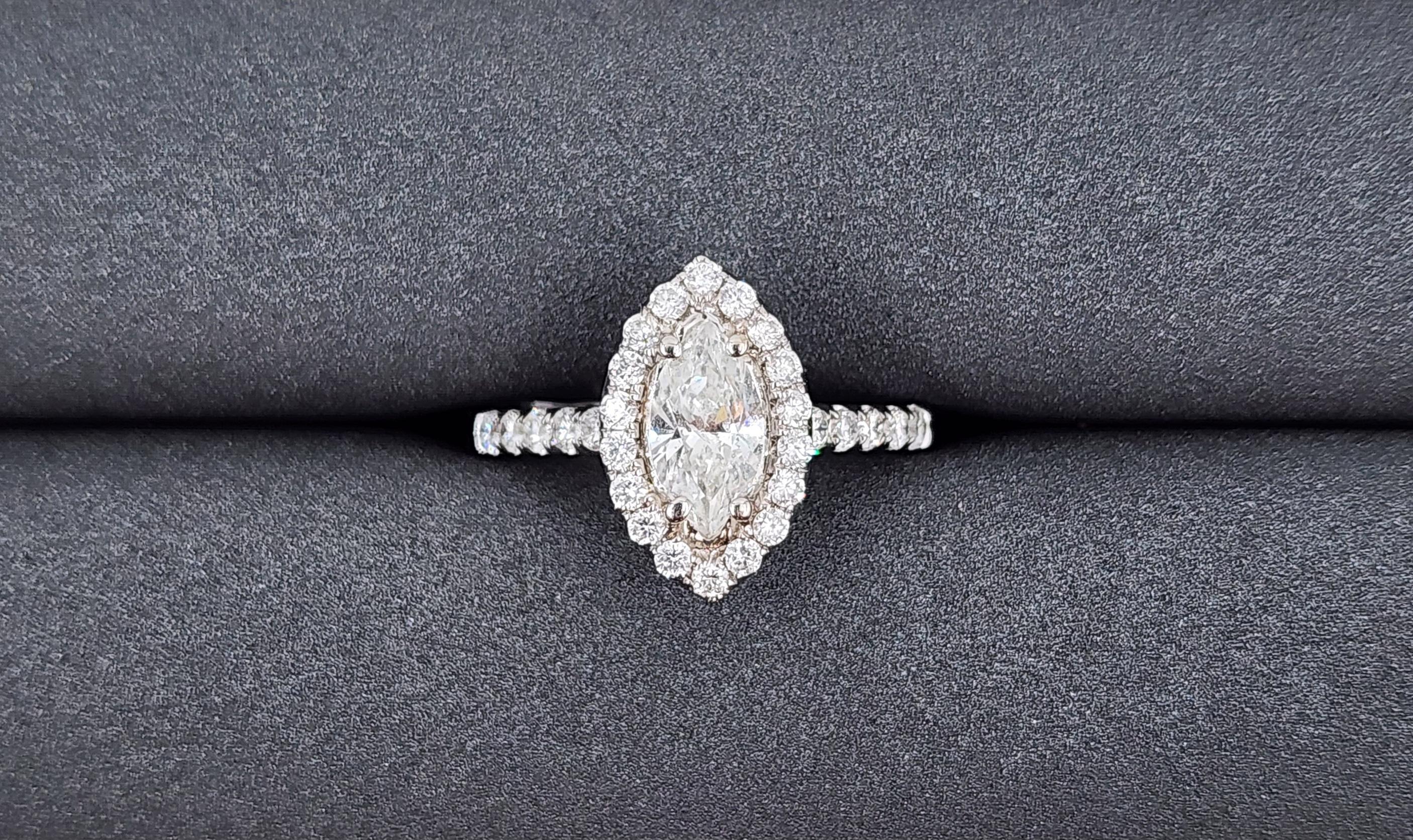 1.38 ct Marquise Diamond Ring In New Condition For Sale In Chicago, IL