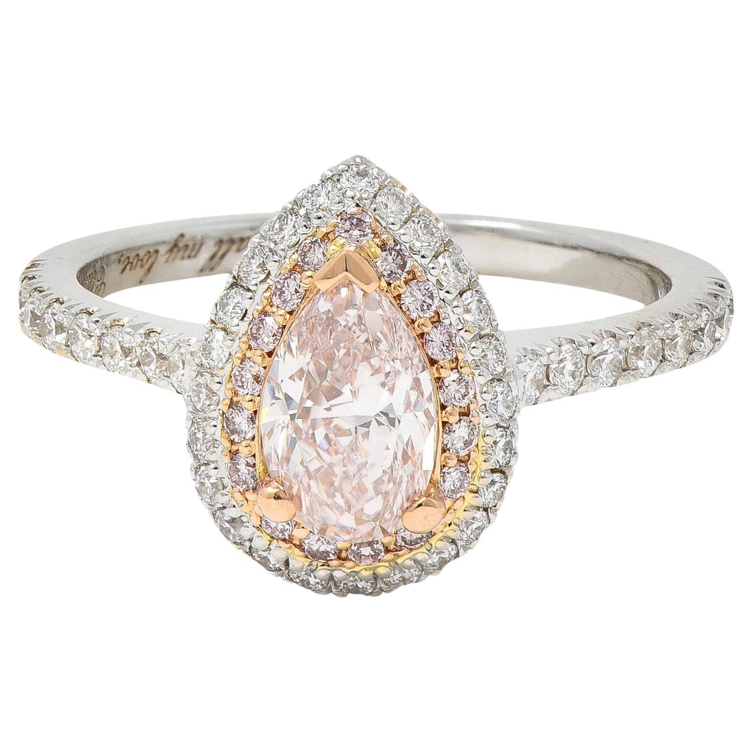 1.38 CTW Pear Fancy Pink Diamond Bague de fiançailles Halo en or 18 carats GIA en vente