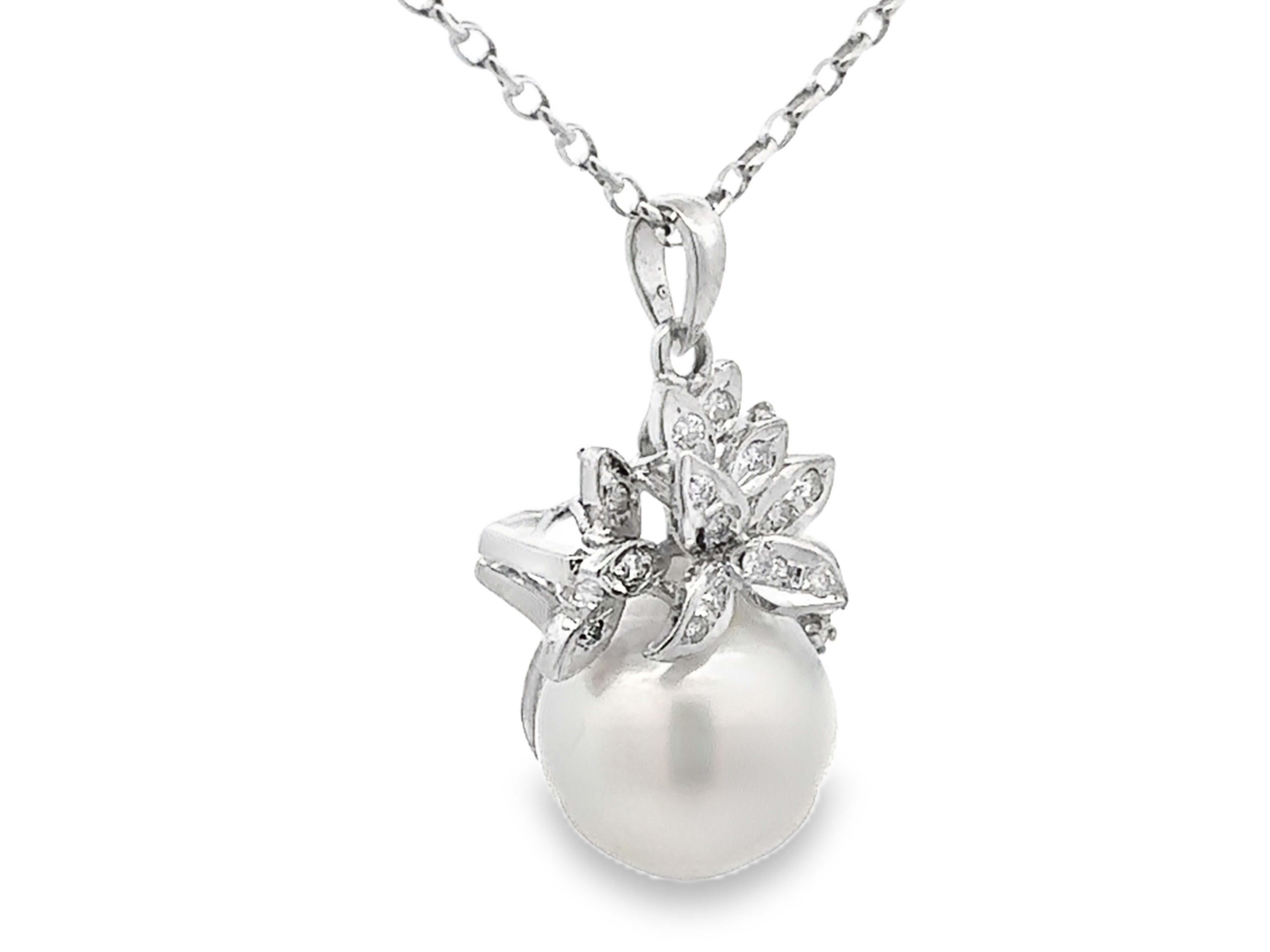 Modern 13.8 MM Pearl Diamond Pendant on Chain 18k White Gold Italy For Sale