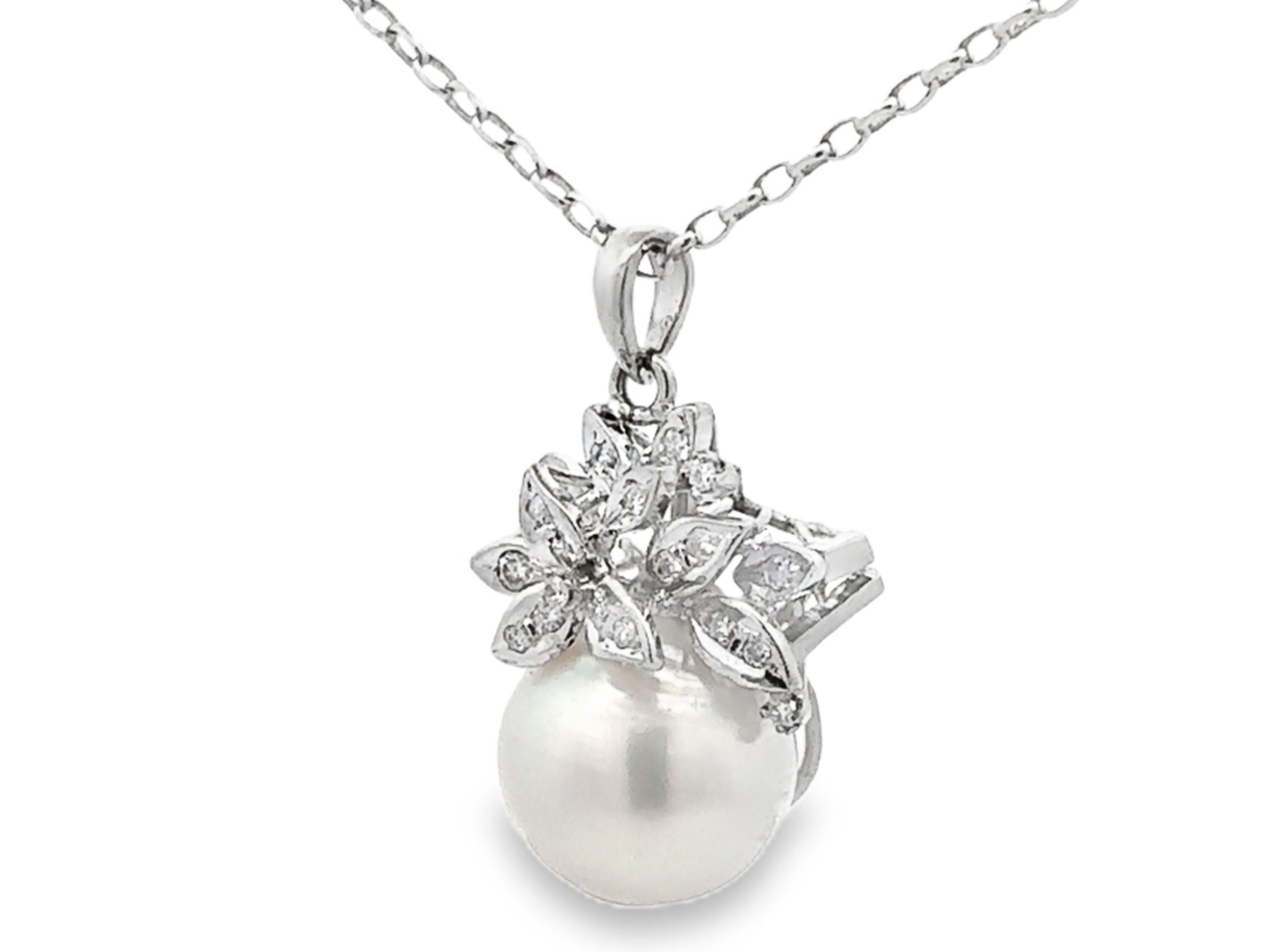 Brilliant Cut 13.8 MM Pearl Diamond Pendant on Chain 18k White Gold Italy For Sale