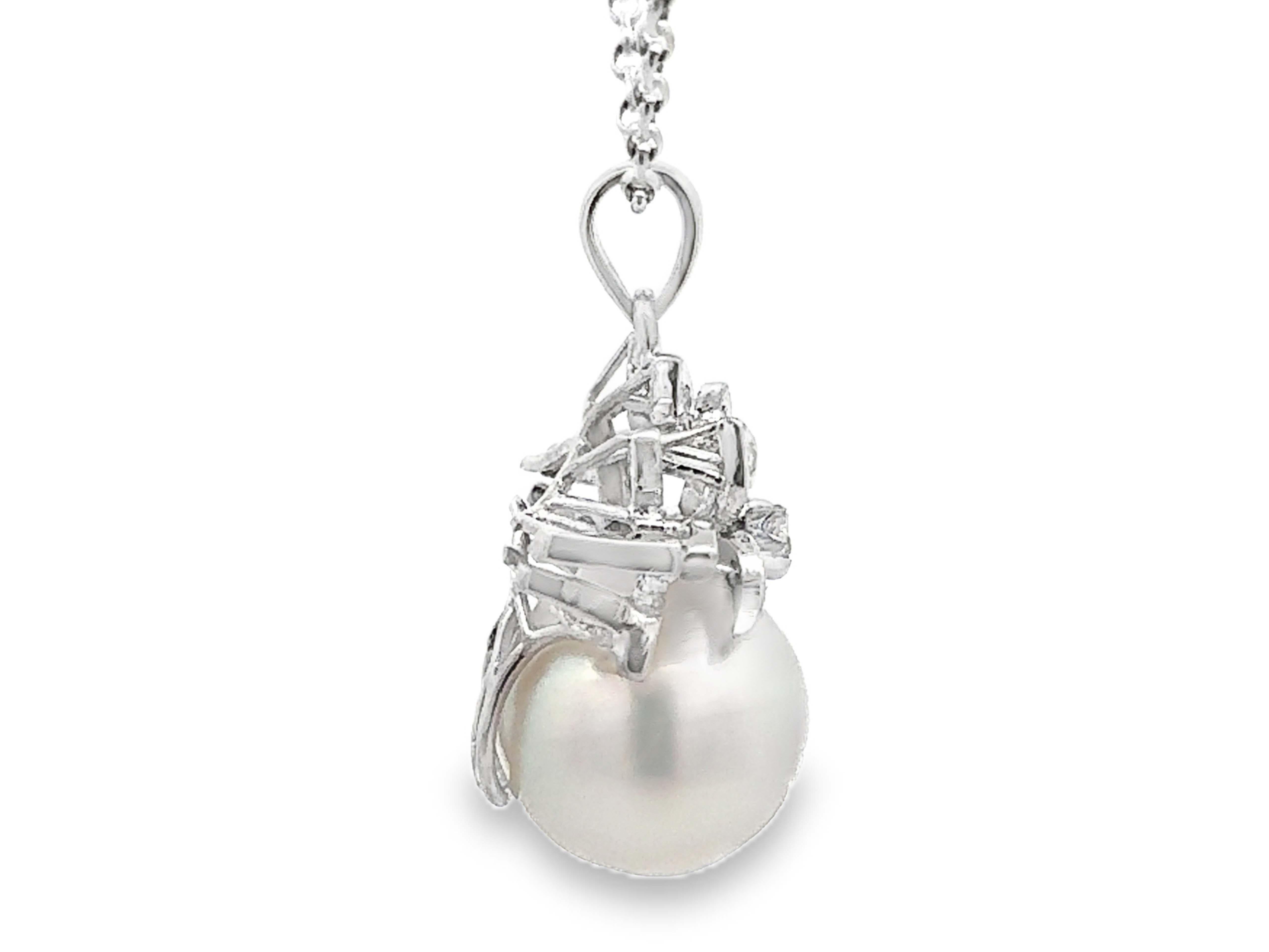 13.8 MM Pearl Diamond Pendant on Chain 18k White Gold Italy In Excellent Condition For Sale In Honolulu, HI
