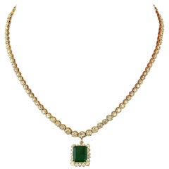 13.80 Carat Emerald 18 Karat Solid Yellow Gold Diamond Necklace