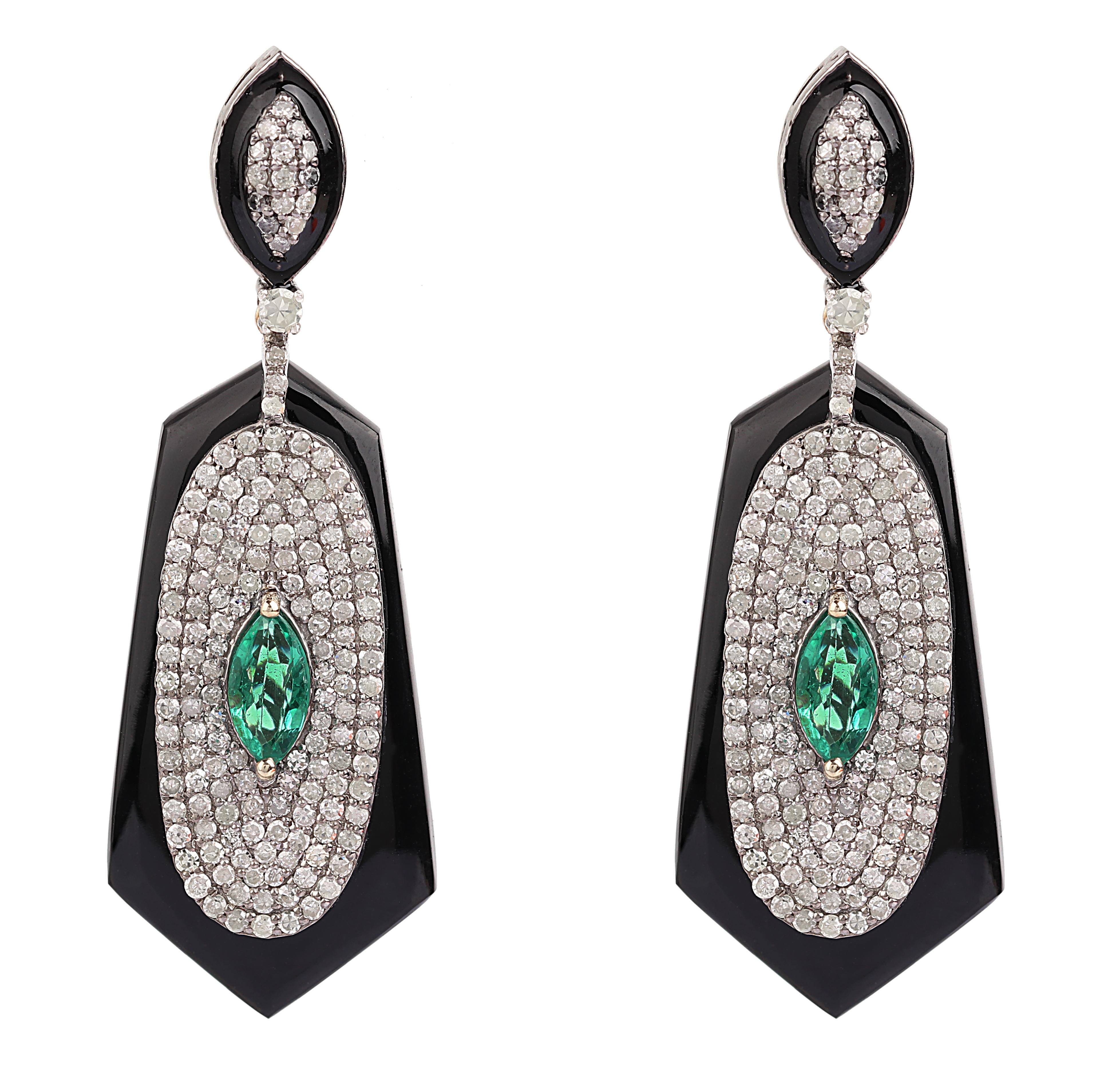 Women's or Men's 13.80 Carats Diamond, Emerald, and Onyx Drop Earrings in Contemporary Style For Sale