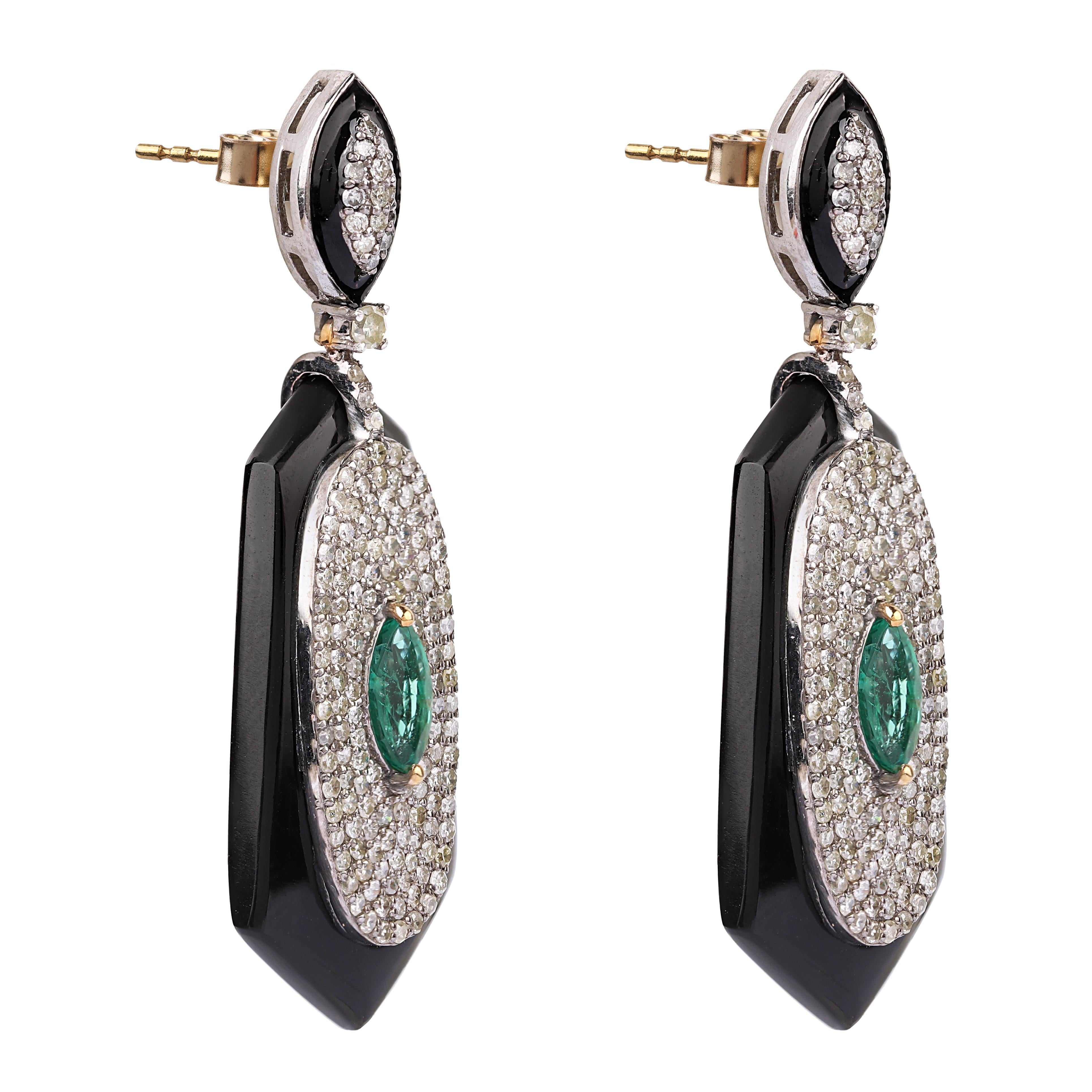 13.80 Carats Diamond, Emerald, and Onyx Drop Earrings in Contemporary Style For Sale 1