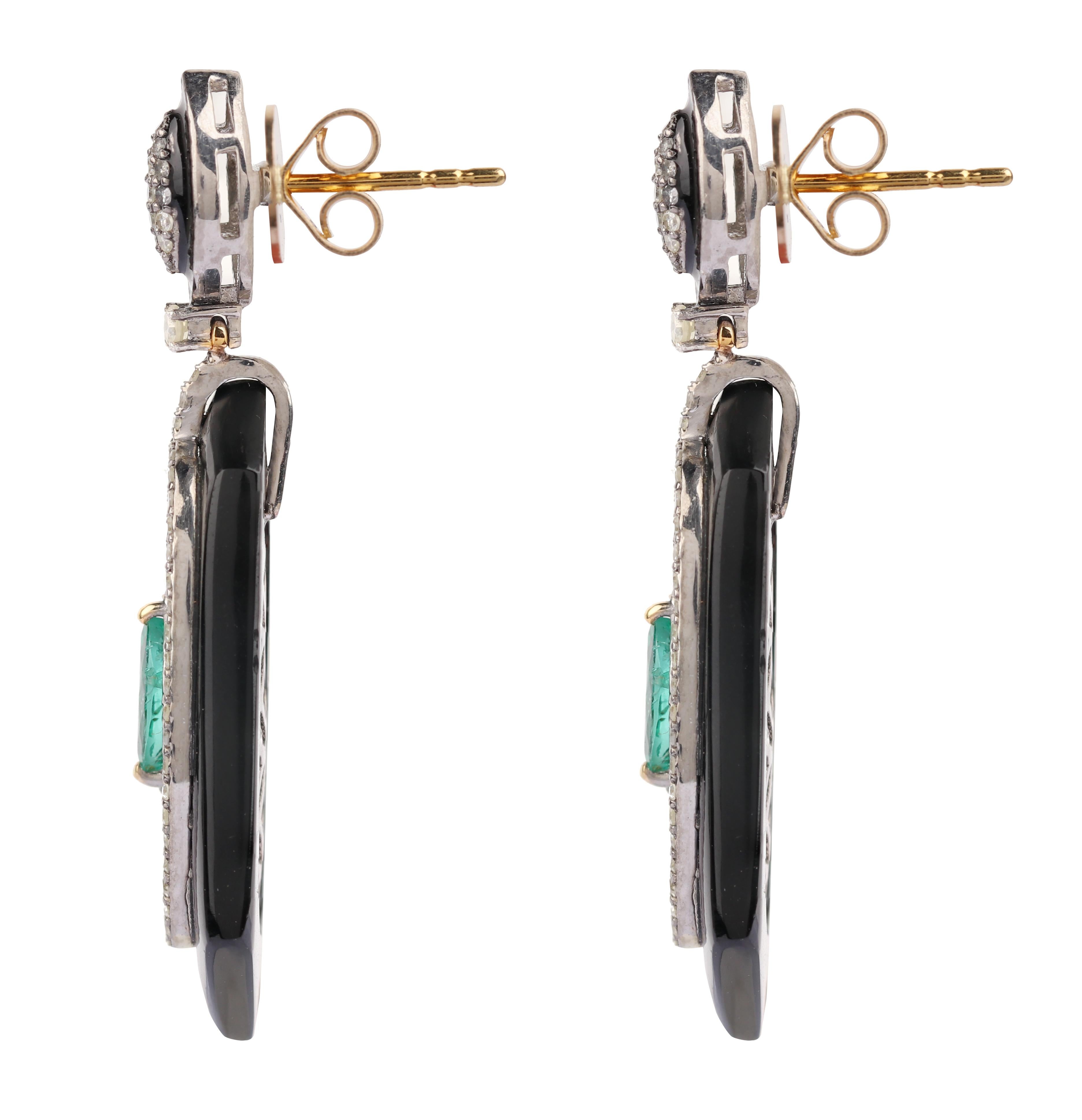 13.80 Carats Diamond, Emerald, and Onyx Drop Earrings in Contemporary Style For Sale 3