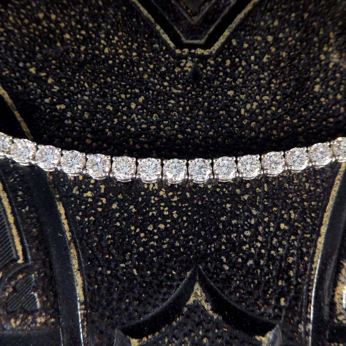 Modern 13.80ct Brilliant Cut Diamond Tennis Bracelet in 18ct White Gold