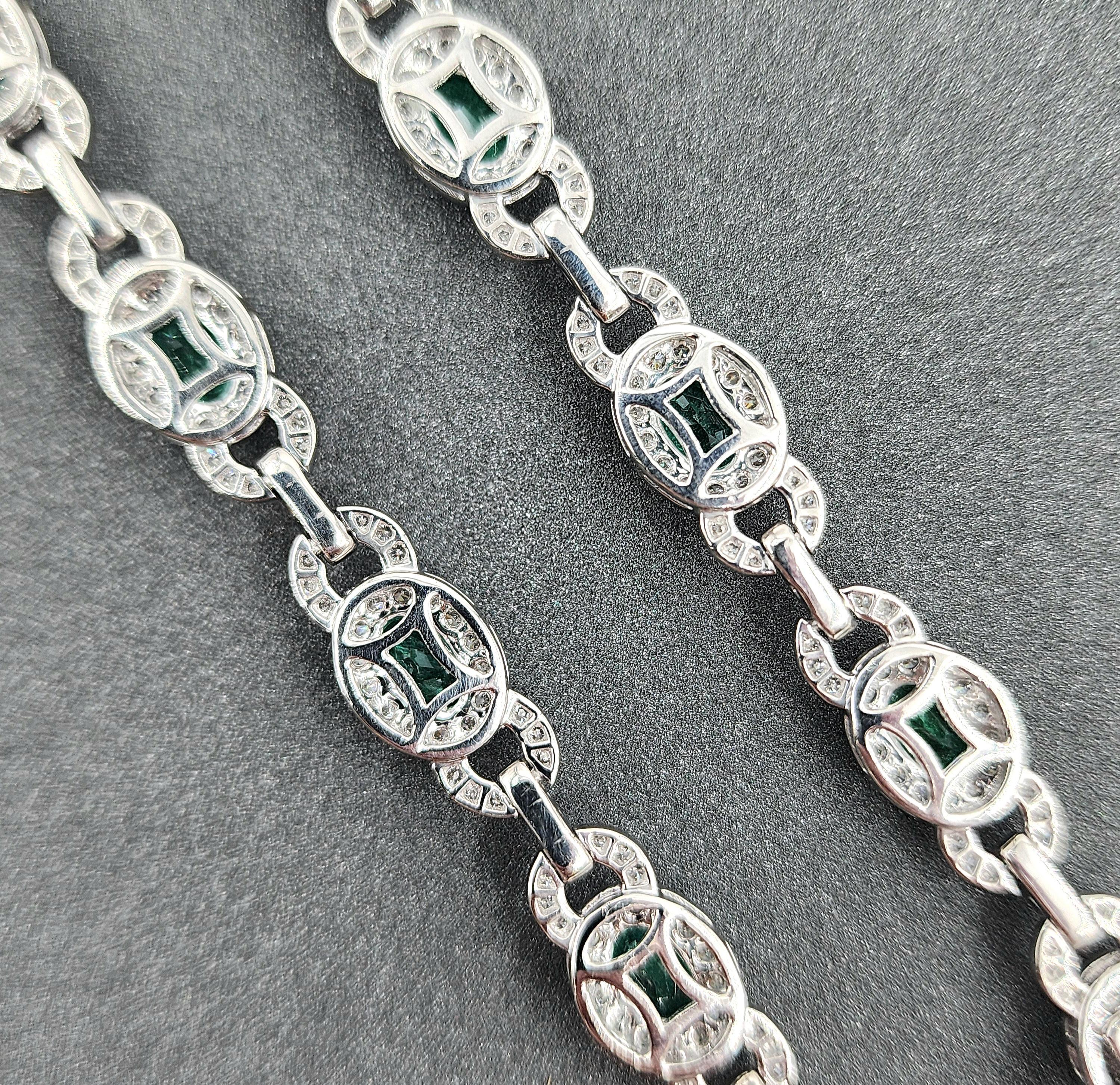 13.81 Karat natürlicher Smaragd & Diamant-Halskette im Angebot 1