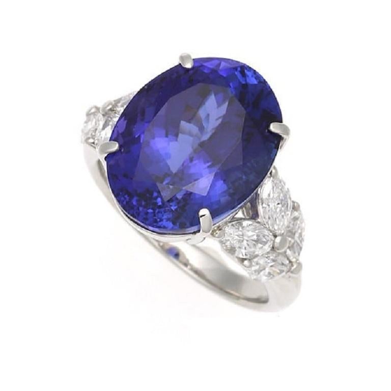 Oval Cut 13.812ct Tanzanite and Diamond Platinum Ring, Size 6.5 For Sale