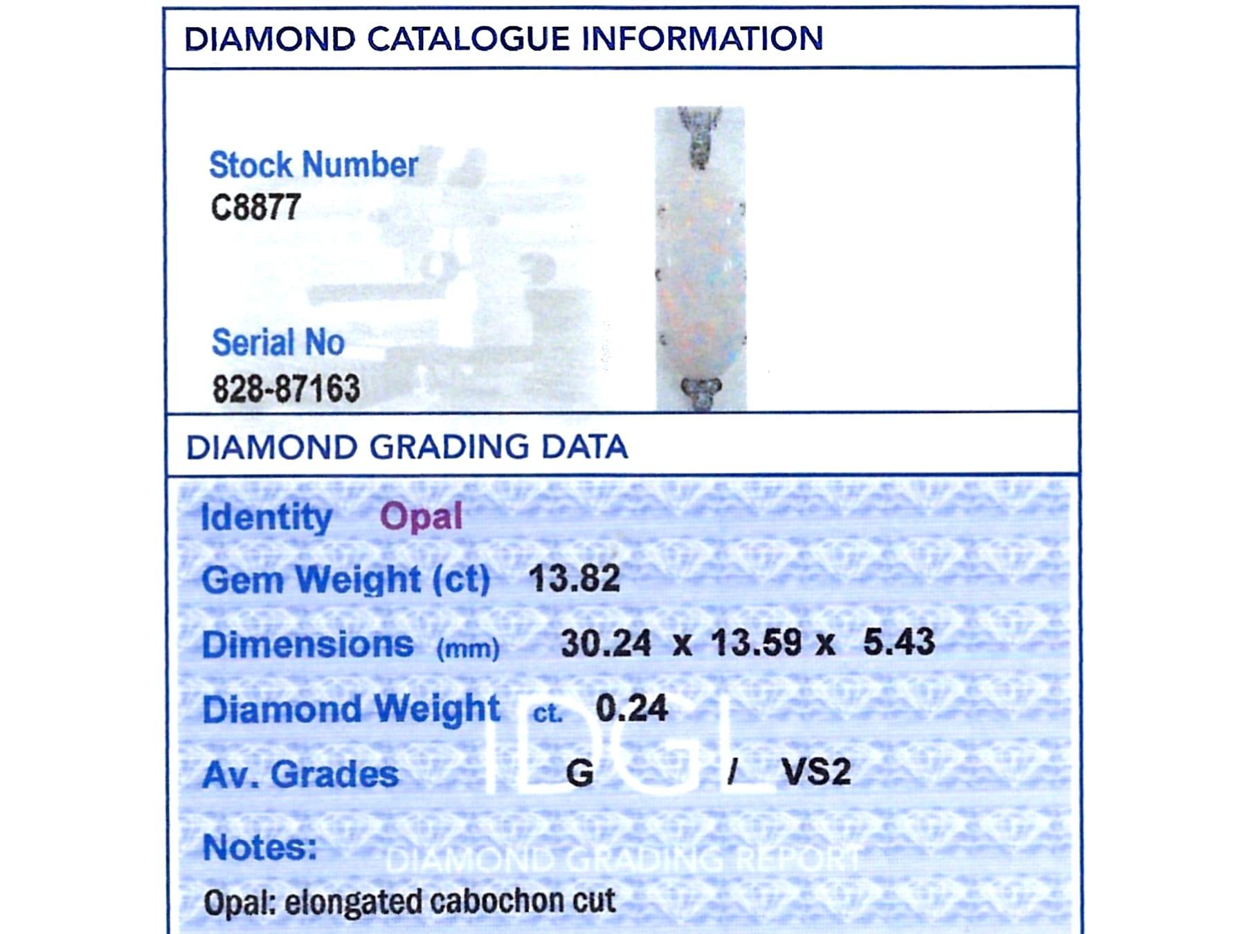 Pendentif en or jaune 18 carats, opale de 13,82 carats et diamants de 0,24 carat, c. 1910 en vente 3