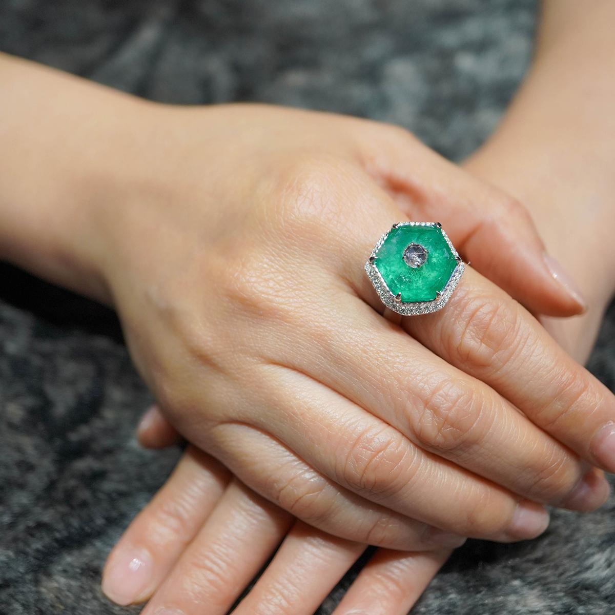 13,83 Karat kolumbianischer Smaragd & Diamant Kronenkopf Turner Ring 18K (Art nouveau)