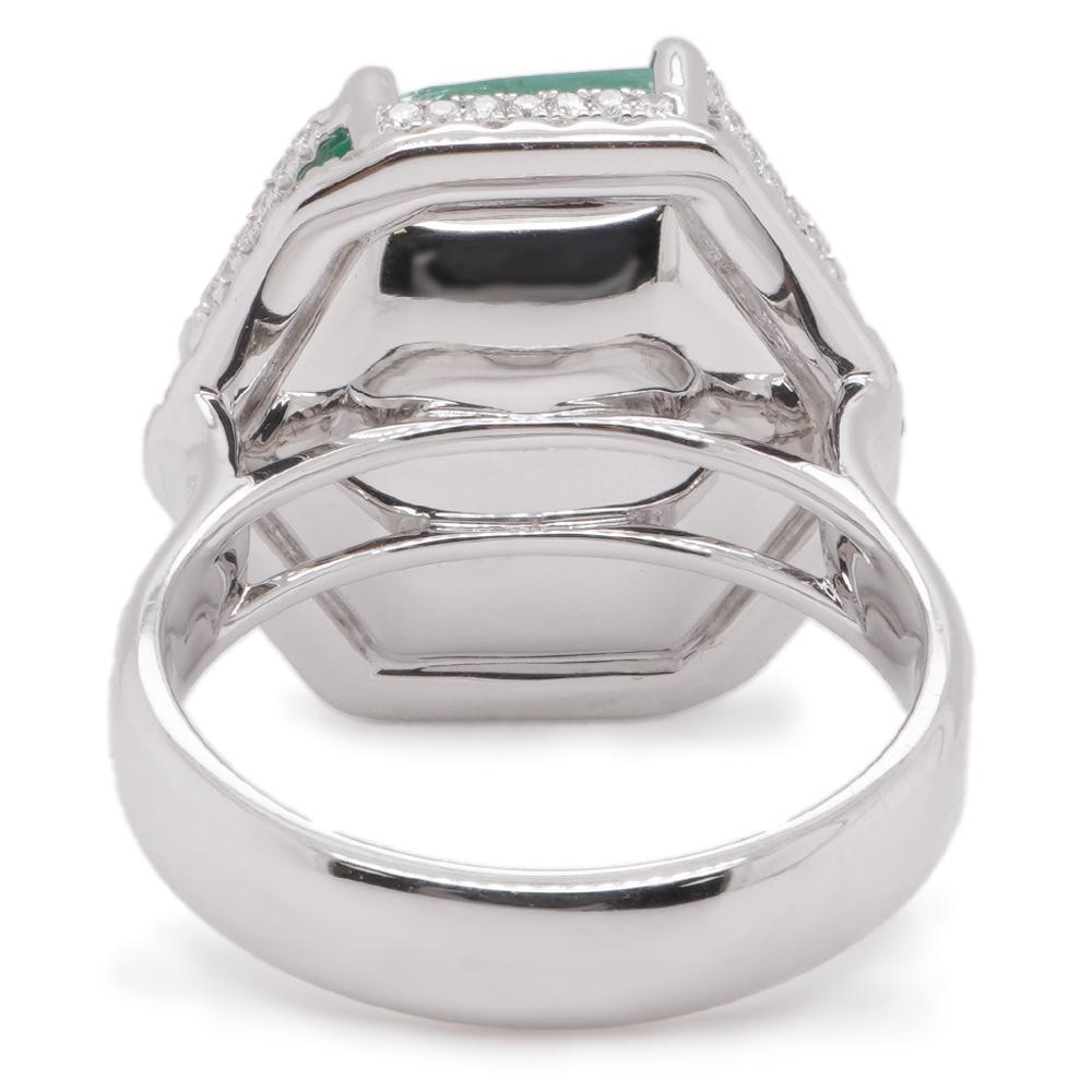 13,83 Karat kolumbianischer Smaragd & Diamant Kronenkopf Turner Ring 18K im Zustand „Neu“ in Hung Hom, HK