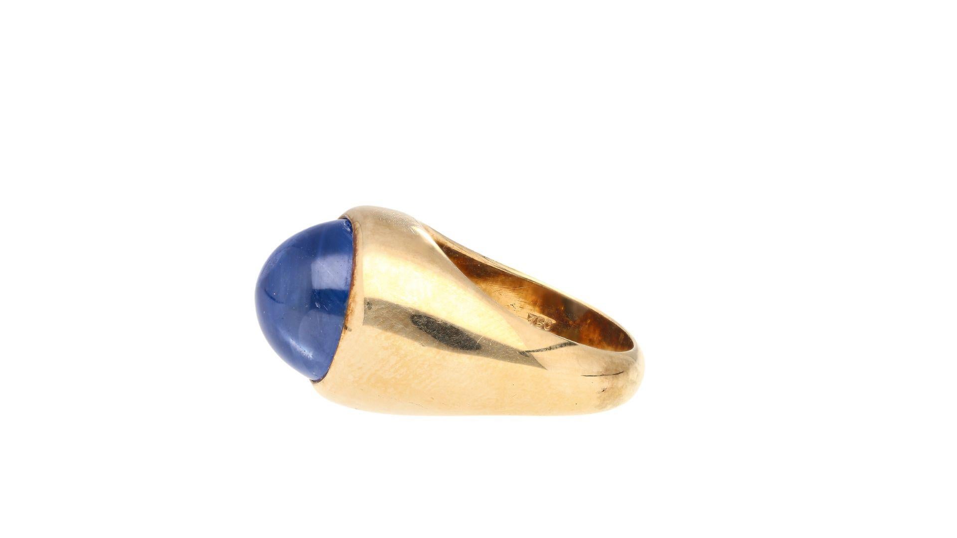 Modernist 13.83 Carat No Heat Sri Lanka Blue Star Sapphire Bezel 18K Yellow Gold Mens Ring For Sale