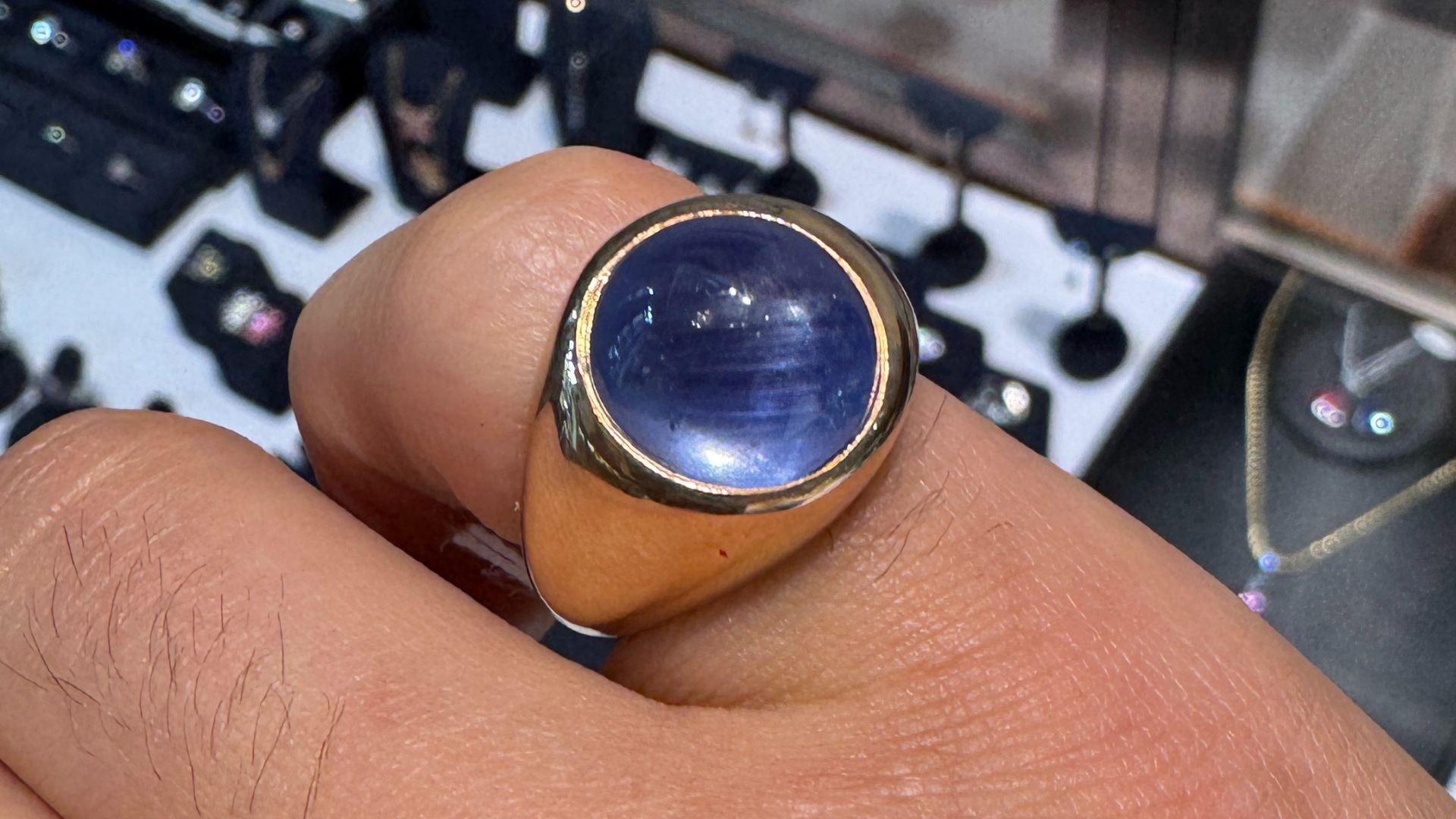 13.83 Carat No Heat Sri Lanka Blue Star Sapphire Bezel 18K Yellow Gold Mens Ring In New Condition For Sale In Miami, FL