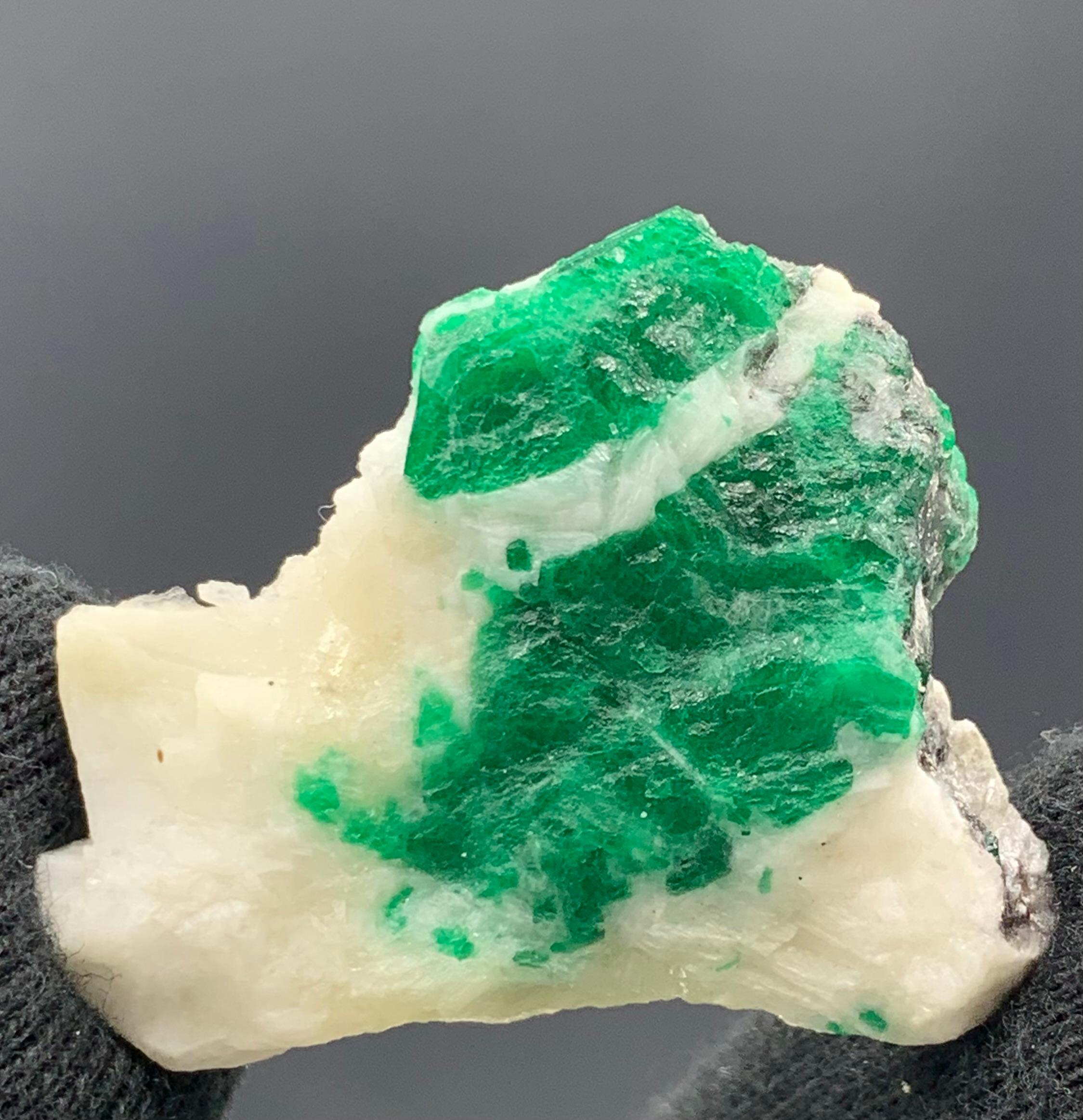 13.83 Gram Pretty Emerald Specimen From Swat Valley, Pakistan 

Weight: 13.83 Gram 
Dimension: 3.1 x 3.7 x 1 Cm 
Origin: Swat Valley, Pakistan 

Emerald has the chemical composition Be3Al2(SiO3)6 and is classified as a cyclosilicate. It has a