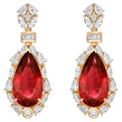 Boucles d'oreilles pendantes en or jaune 18 carats avec rubellite de 13,842 carats et diamants blancs