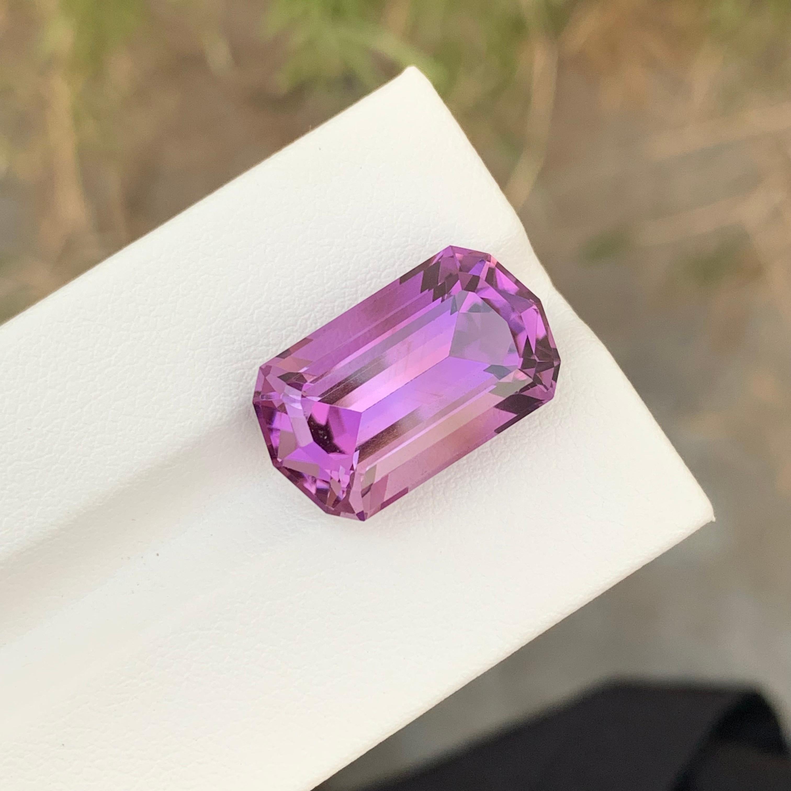 13.85 Carat Natural Loose Amethyst Gem For Necklace Jewelry For Sale 3