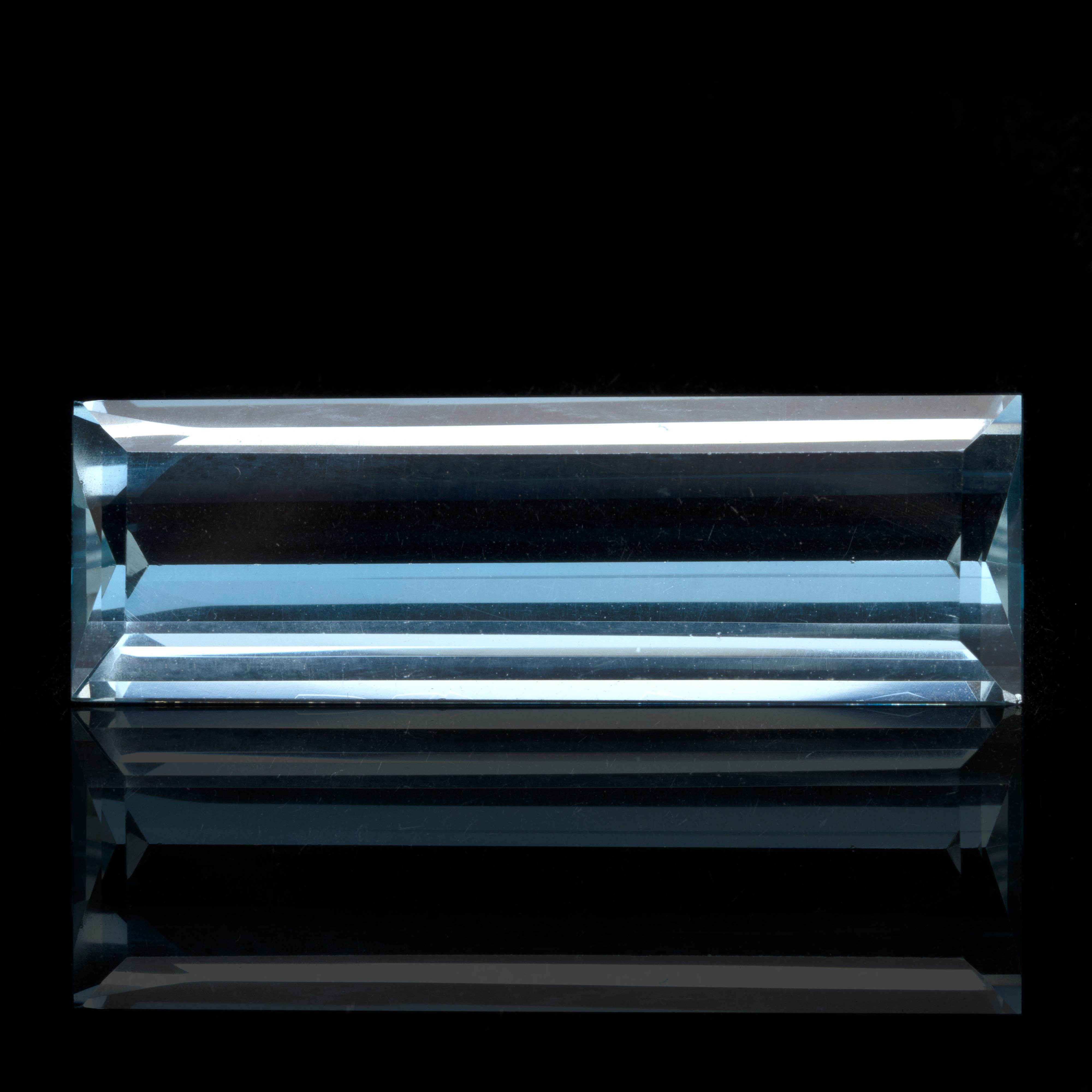 13.86 Carat Aquamarine From Brazil In New Condition For Sale In New York, NY