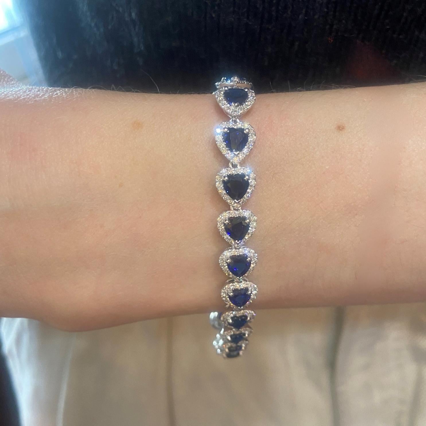13.86ct Heart Shape Sapphire & Diamond Halo Bracelet in 18KT White Gold In New Condition For Sale In New York, NY