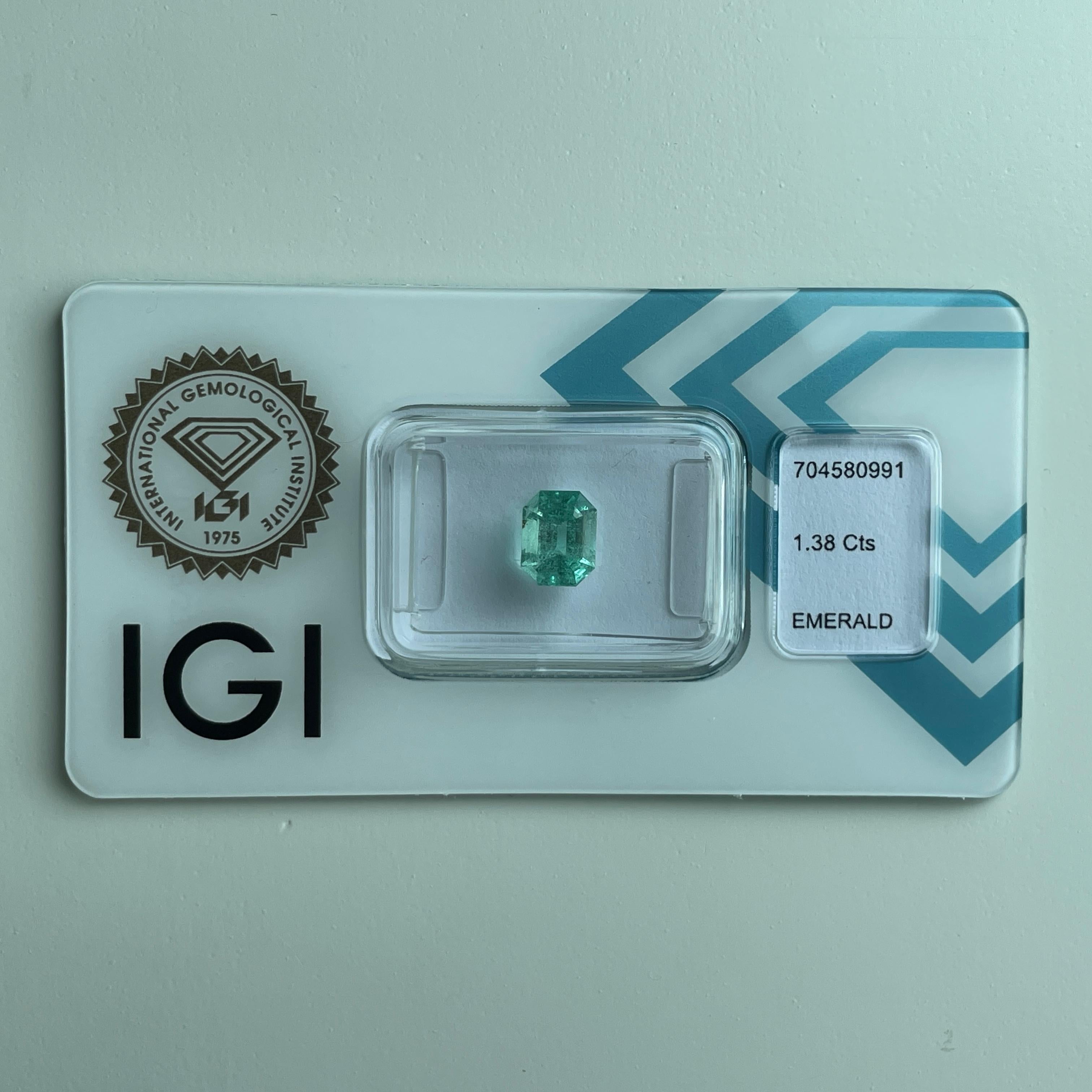 1,38Ct Smeraldo naturale certificato di colore verde pastello con sigillo IGI in vendita 2