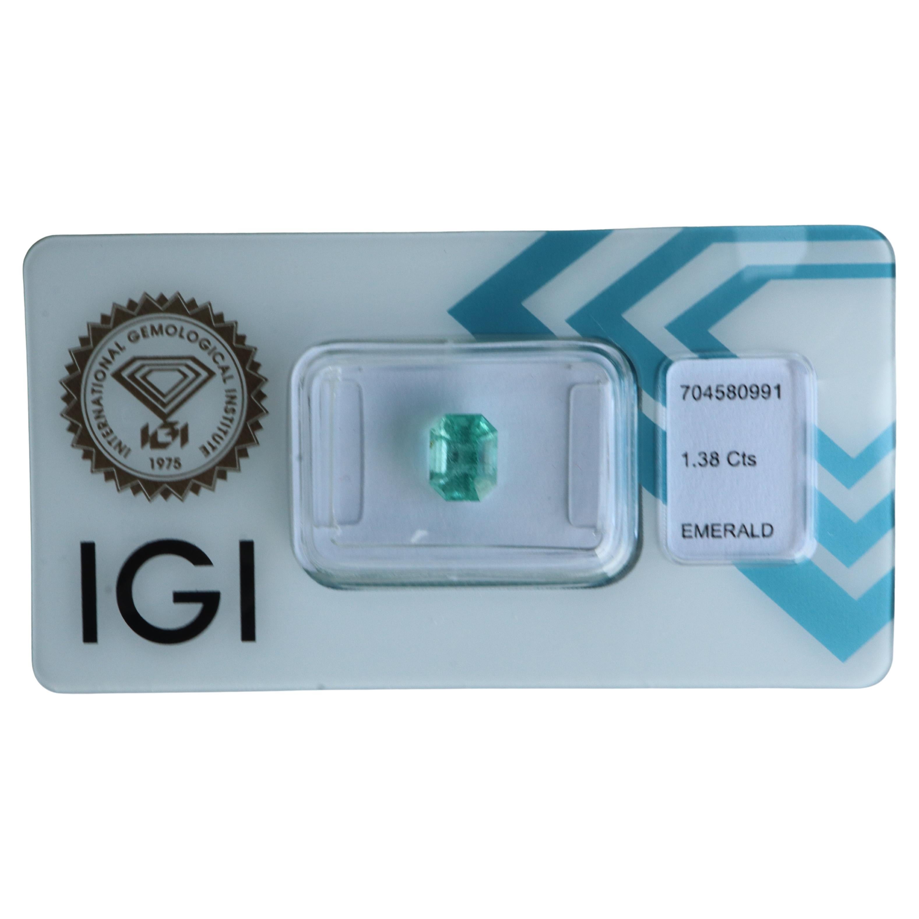 1,38Ct Smeraldo naturale certificato di colore verde pastello con sigillo IGI in vendita