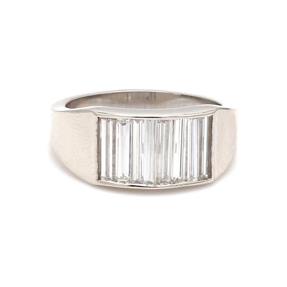 1.38ctw Baguette Cut Diamond Band

This timeless 1.38ctw baguette cut diamond band features 8 baguette cut diamond channel set in platinum and weighs approximately 10.20 grams and is sized at a 7.

Metal Color: White
Metal Purity: Platinum 
Stone: