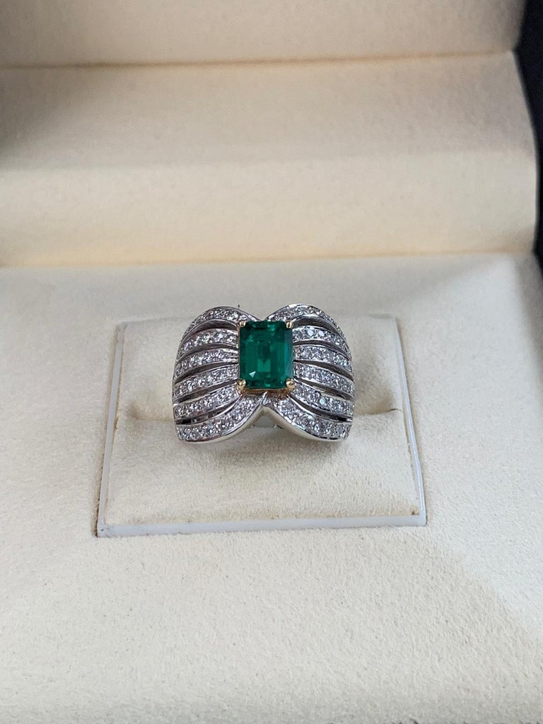 1.39 Carat Colombian Emerald and Diamond Ring For Sale at 1stDibs