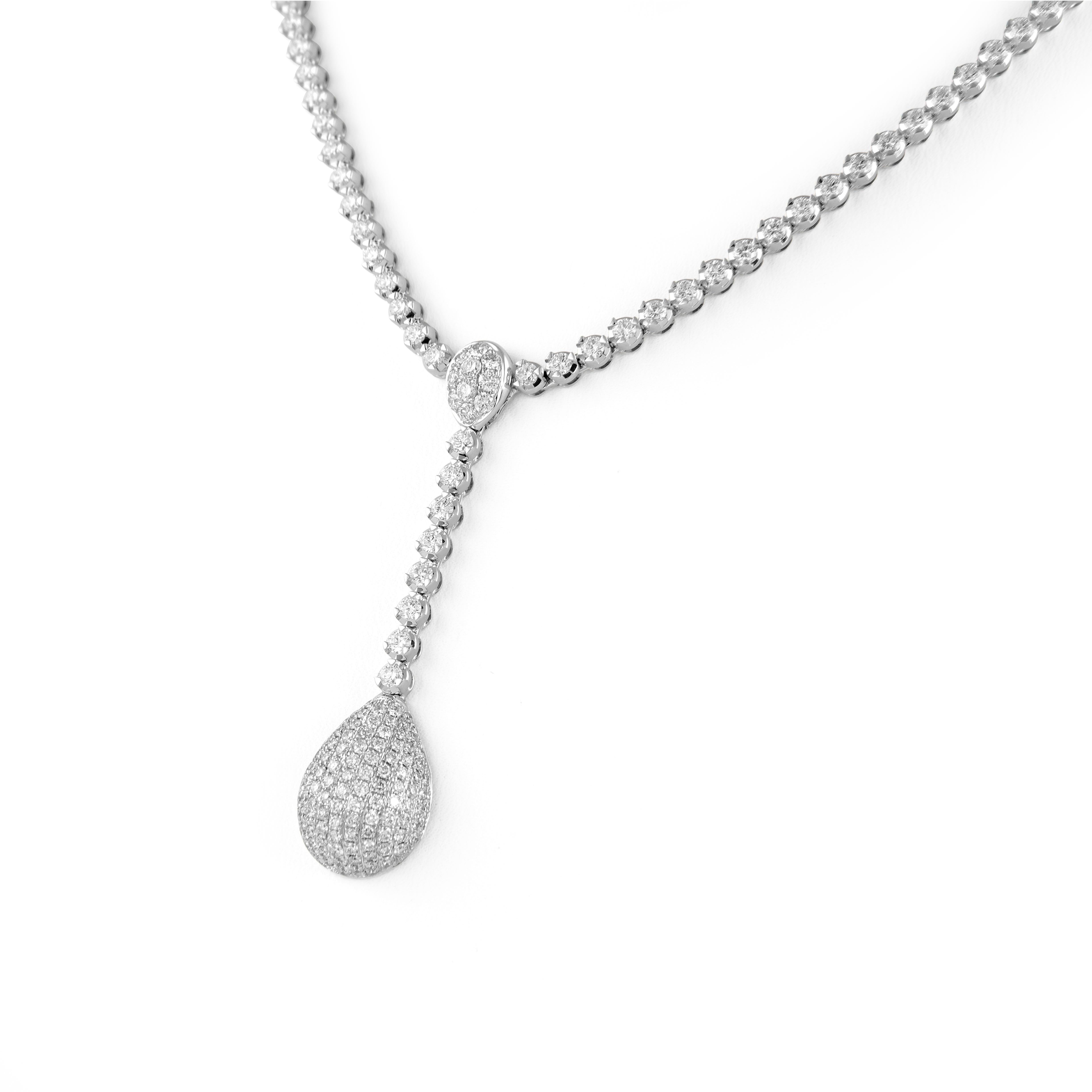Taglio rotondo Collana con goccia di diamanti da 1,39 carati in oro bianco 18 carati in vendita