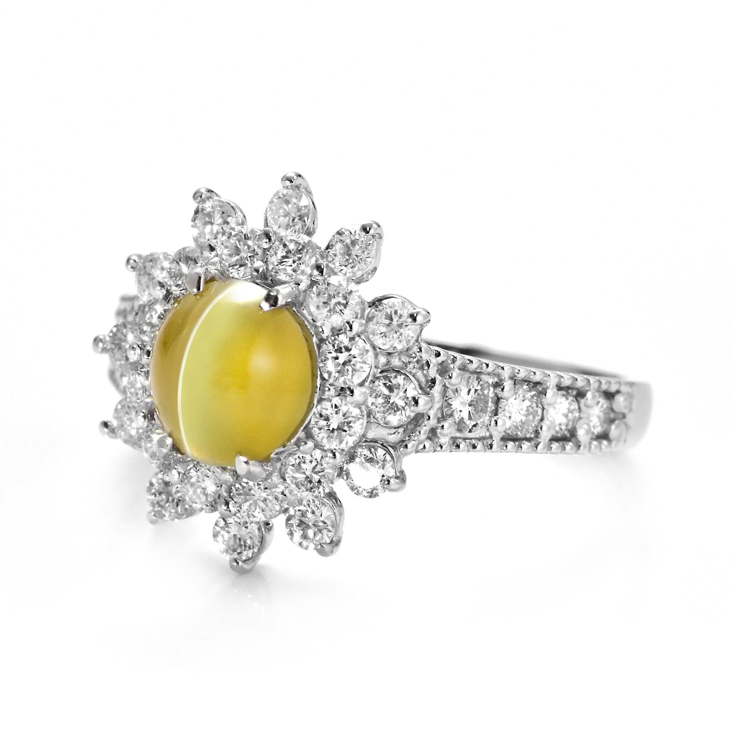 Cabochon 1.39 Carat 'Honey-Color' Cat's Eye Chrysoberyl and Diamond Ring Set in Platinum For Sale