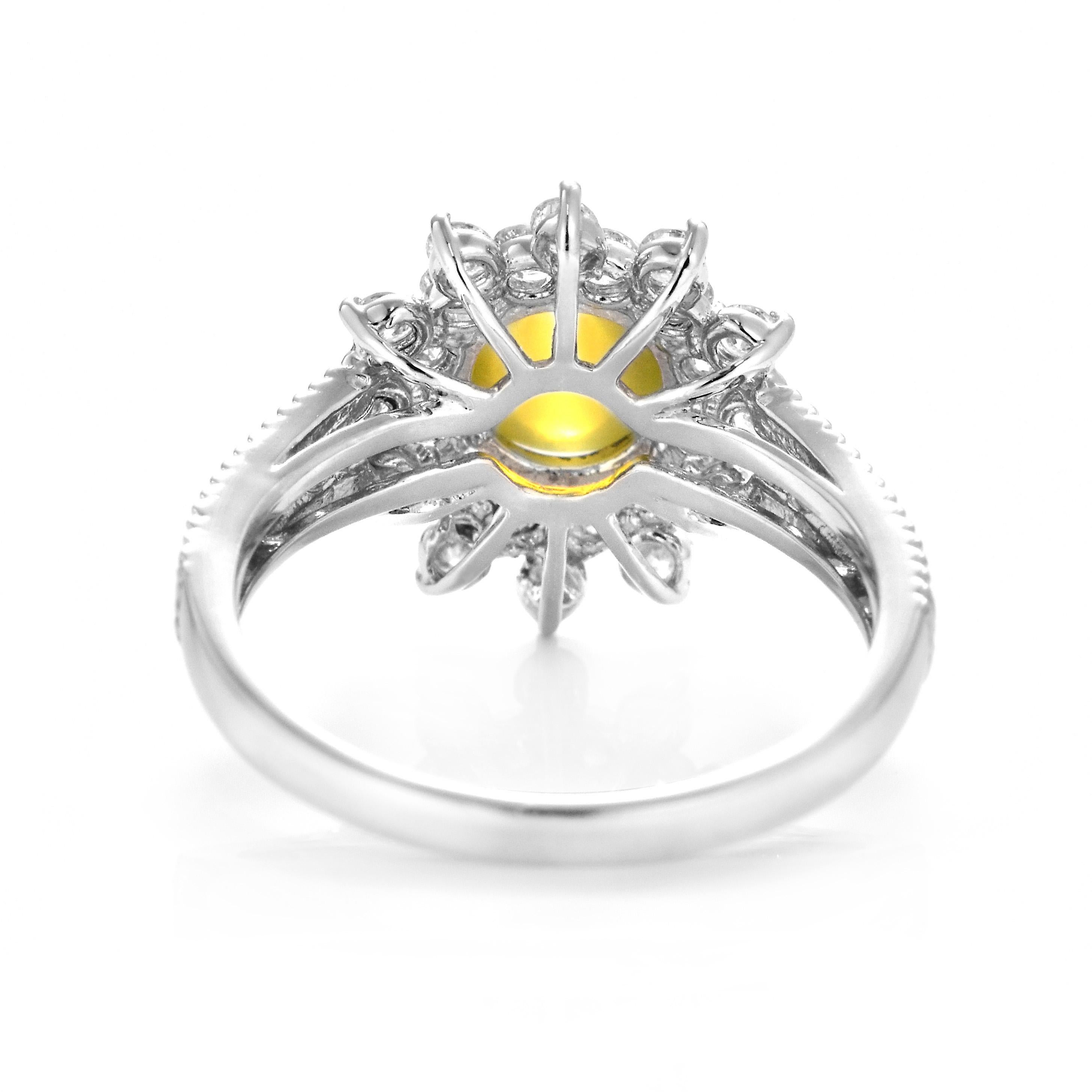 Women's 1.39 Carat 'Honey-Color' Cat's Eye Chrysoberyl and Diamond Ring Set in Platinum For Sale