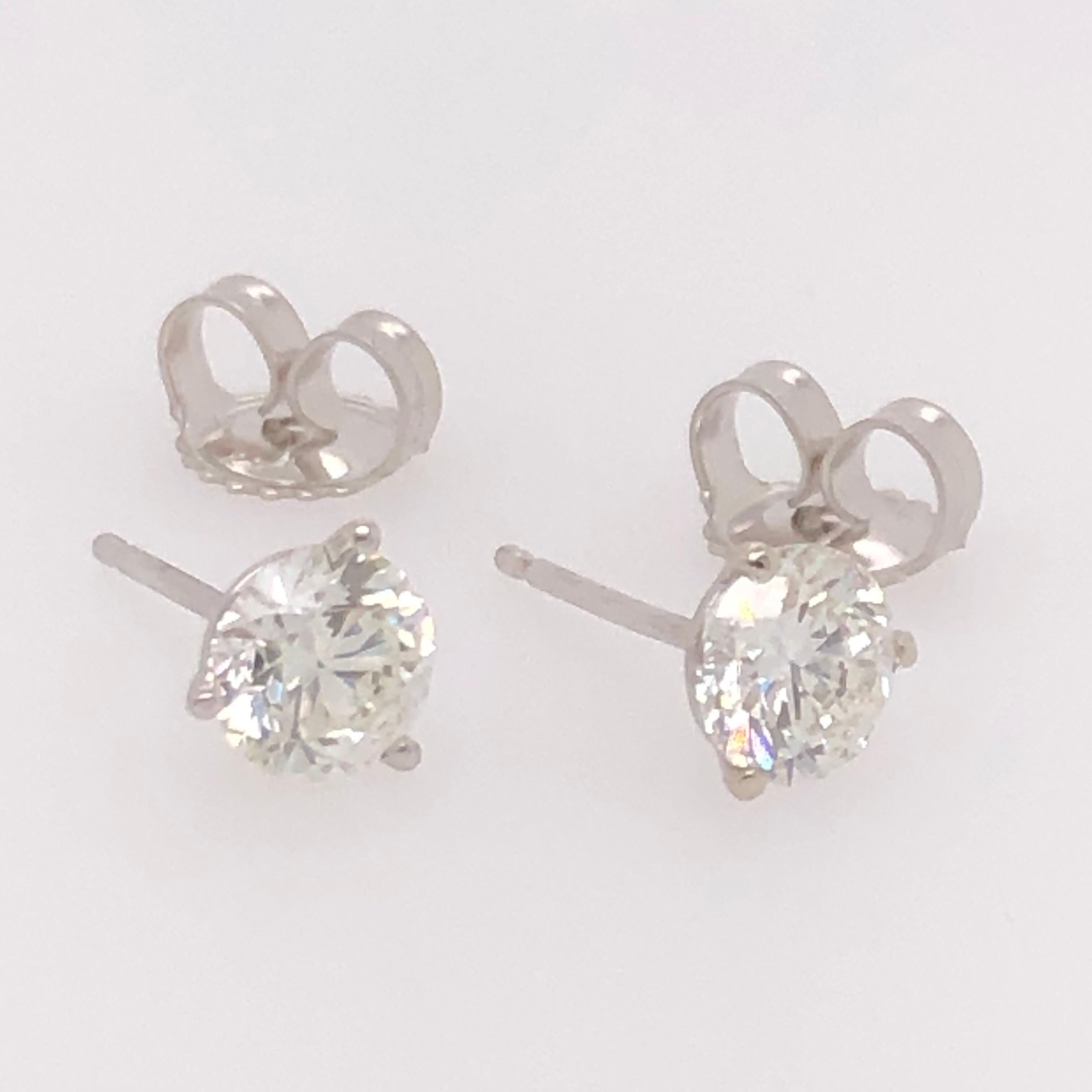 Modern 1.39 Carat Round Cut Diamond and White Gold Diamond Stud Earrings