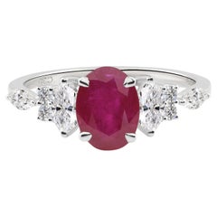 1,39 carati di gemma di rubino 0,55 carati di diamante SI/H Anello in oro bianco 9 carati