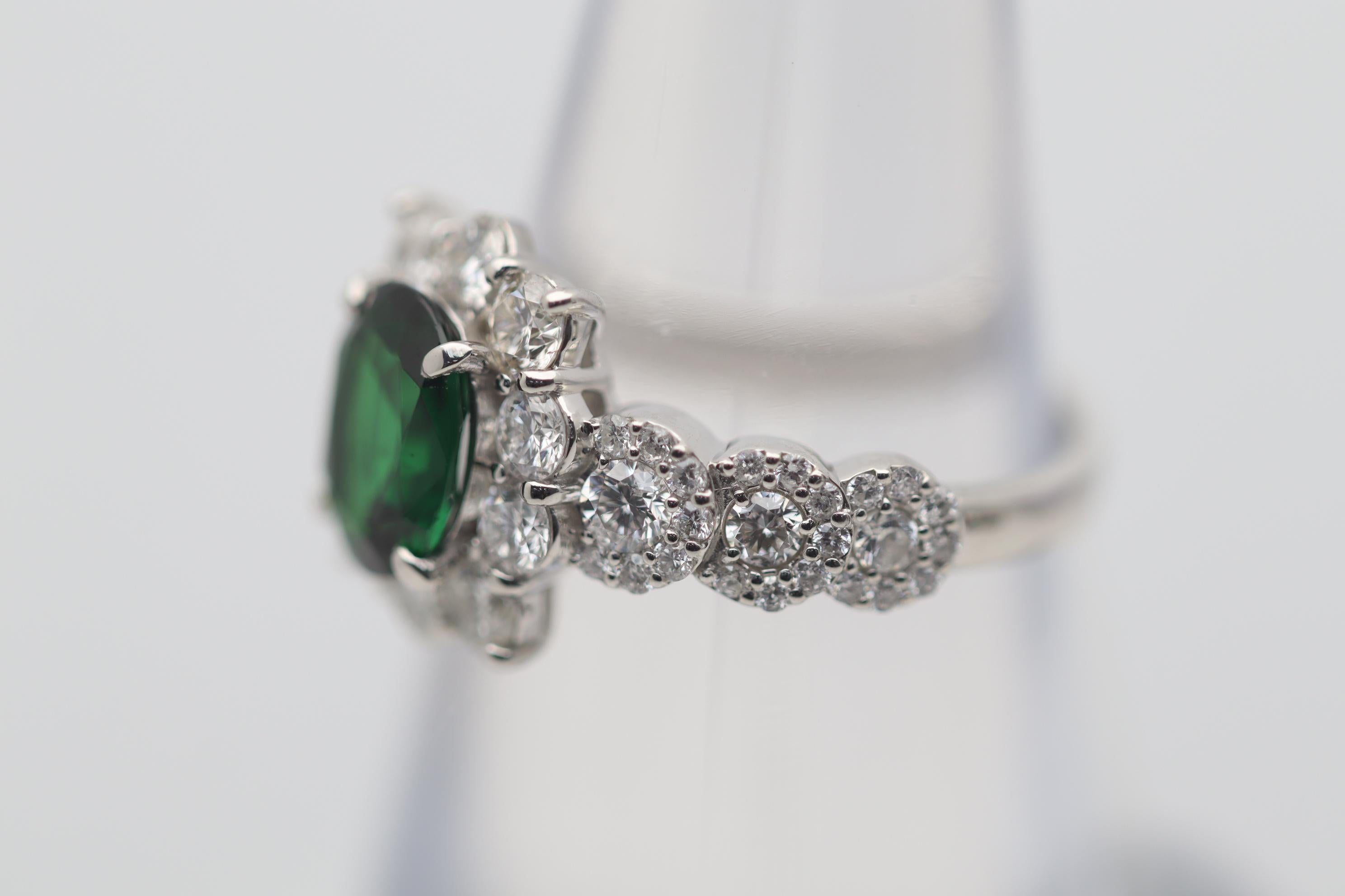 1.39 Carat Tsavorite Diamond Platinum Ring In New Condition For Sale In Beverly Hills, CA