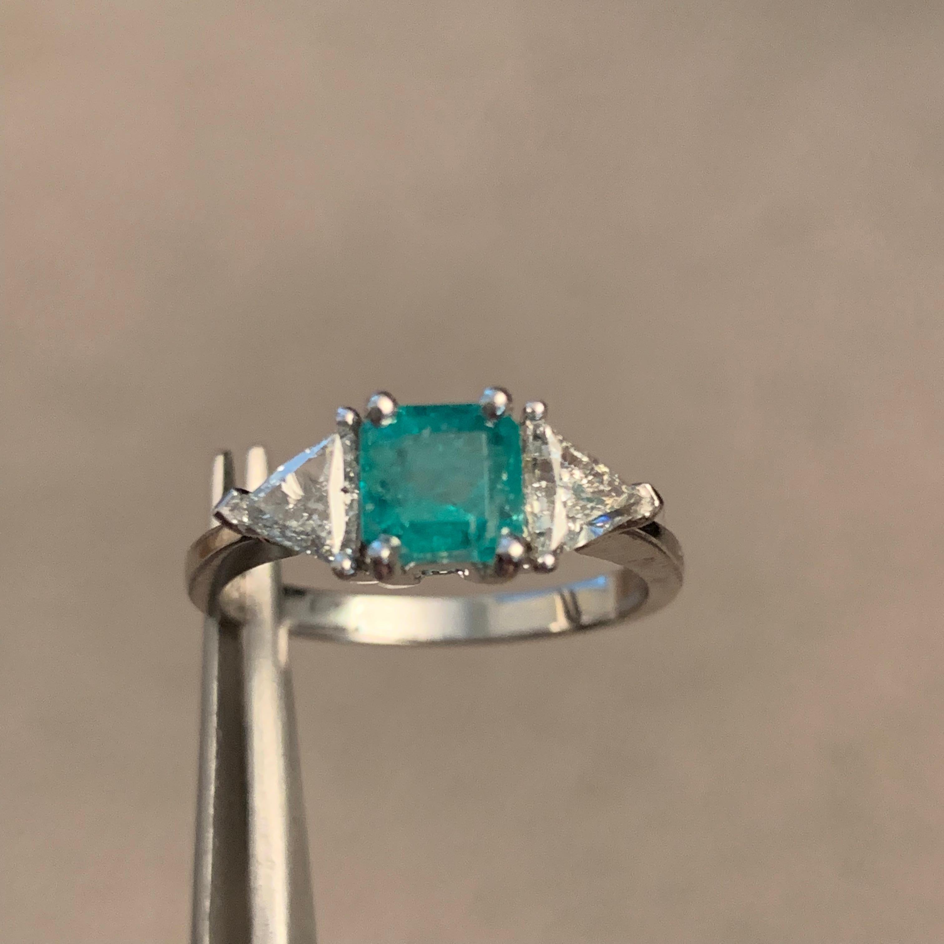 Round Cut 1.39 Carat Columbian Emerald and Diamond Ring, Ben Dannie For Sale