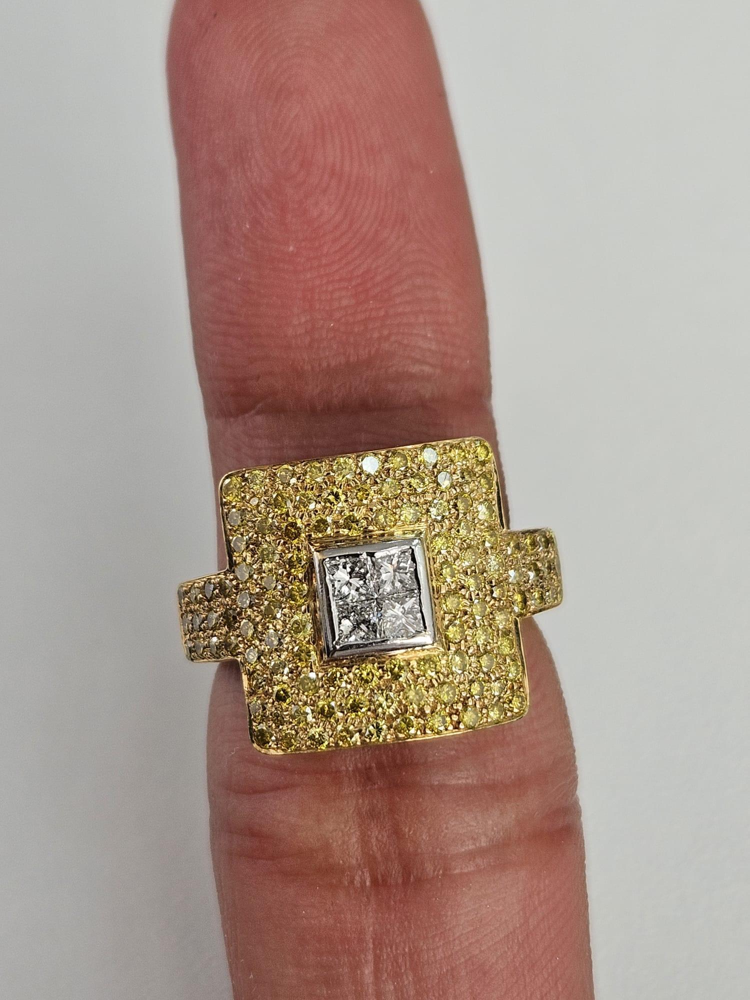 1.39 Ct Canary and White Diamond Cushion Cluster Ring In New Condition For Sale In New York, NY