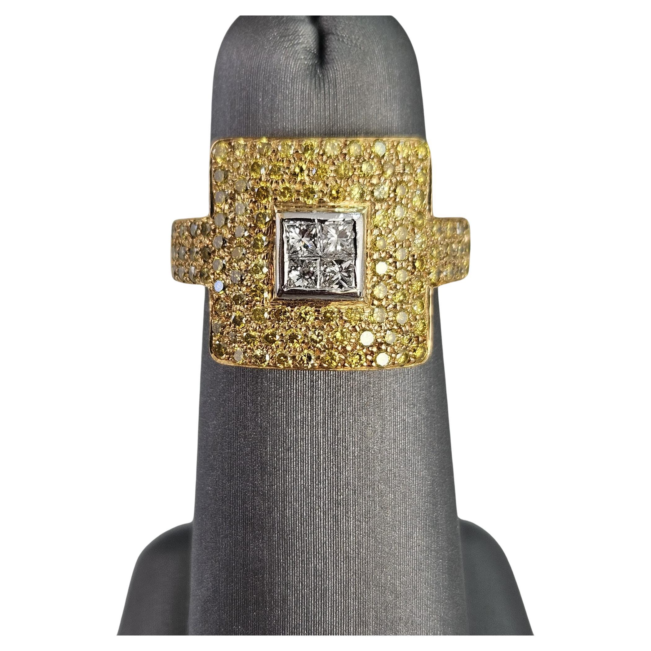 Bague grappe coussin en diamants blancs et canari de 1,39 carat