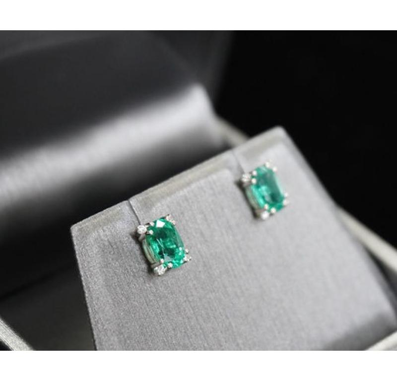 1.39 Ct Emerald Oval Studs In New Condition For Sale In New York, NY