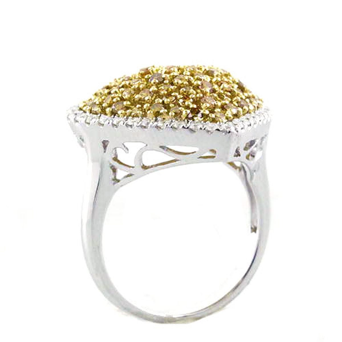 Contemporaneo Anello a forma di cuore con cluster di diamanti gialli intensi naturali da 1,39 carati in vendita