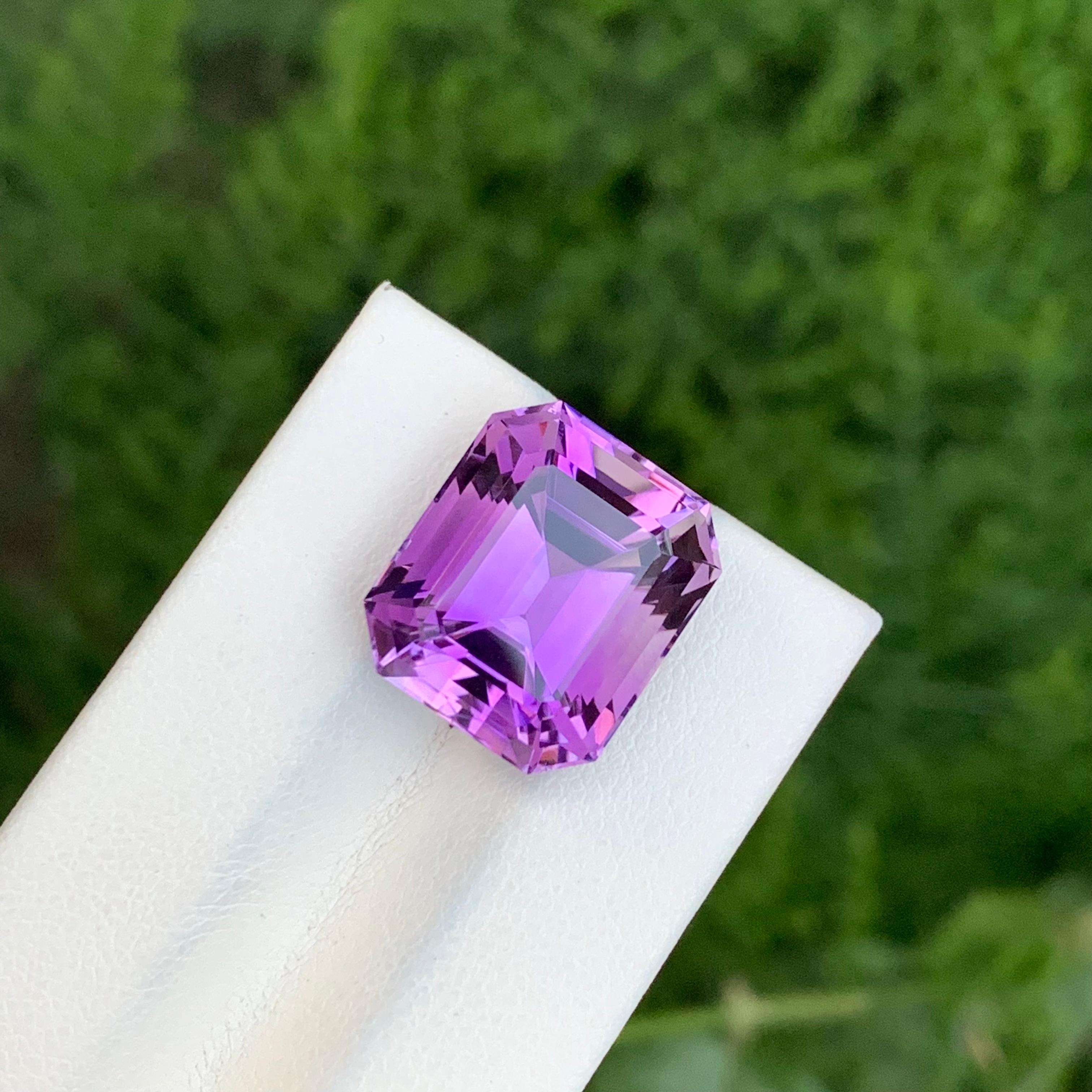 13.90 Karat natürlicher loser Amethyst Smaragd Form Edelstein (Arts and Crafts) im Angebot