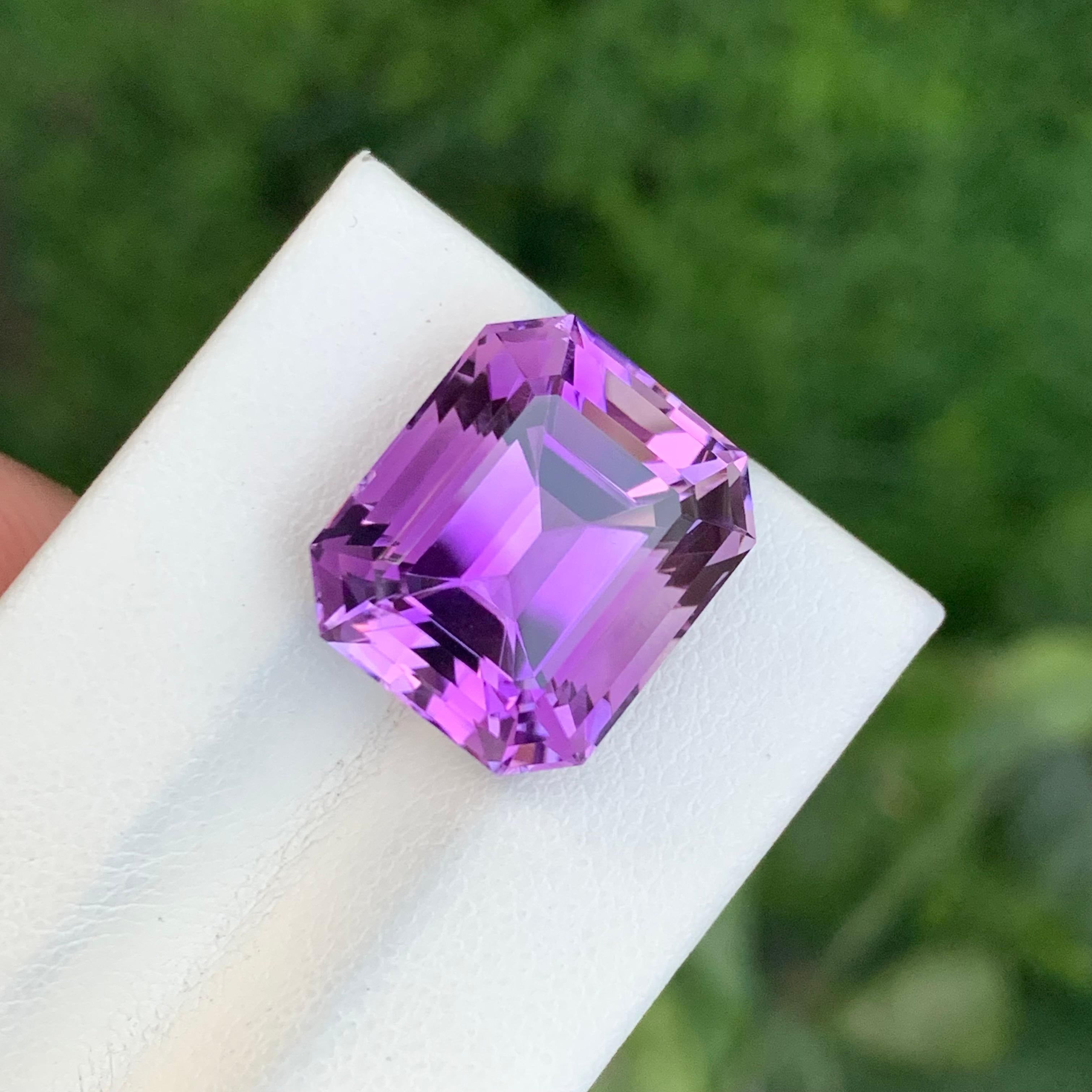 13.90 Karat natürlicher loser Amethyst Smaragd Form Edelstein für Damen oder Herren im Angebot