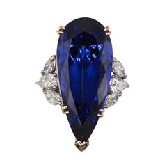 Ring aus Platin und 18-karätigem Gold mit einem 13,945-Karat-Tanzanit und Diamanten